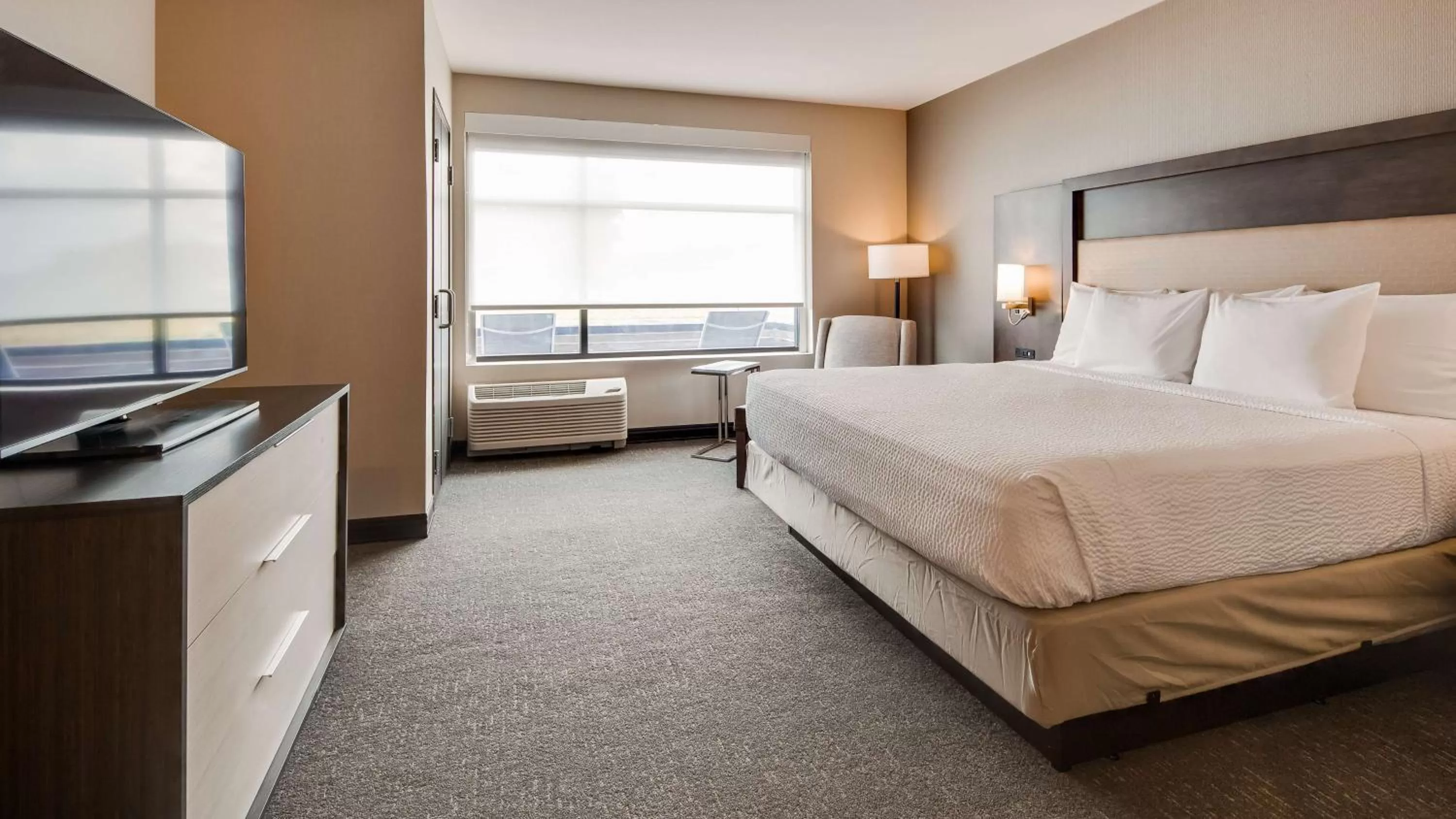 Two-Bedrooms King Suite in Best Western Plus Executive Residency Rigby's Water World Hotel