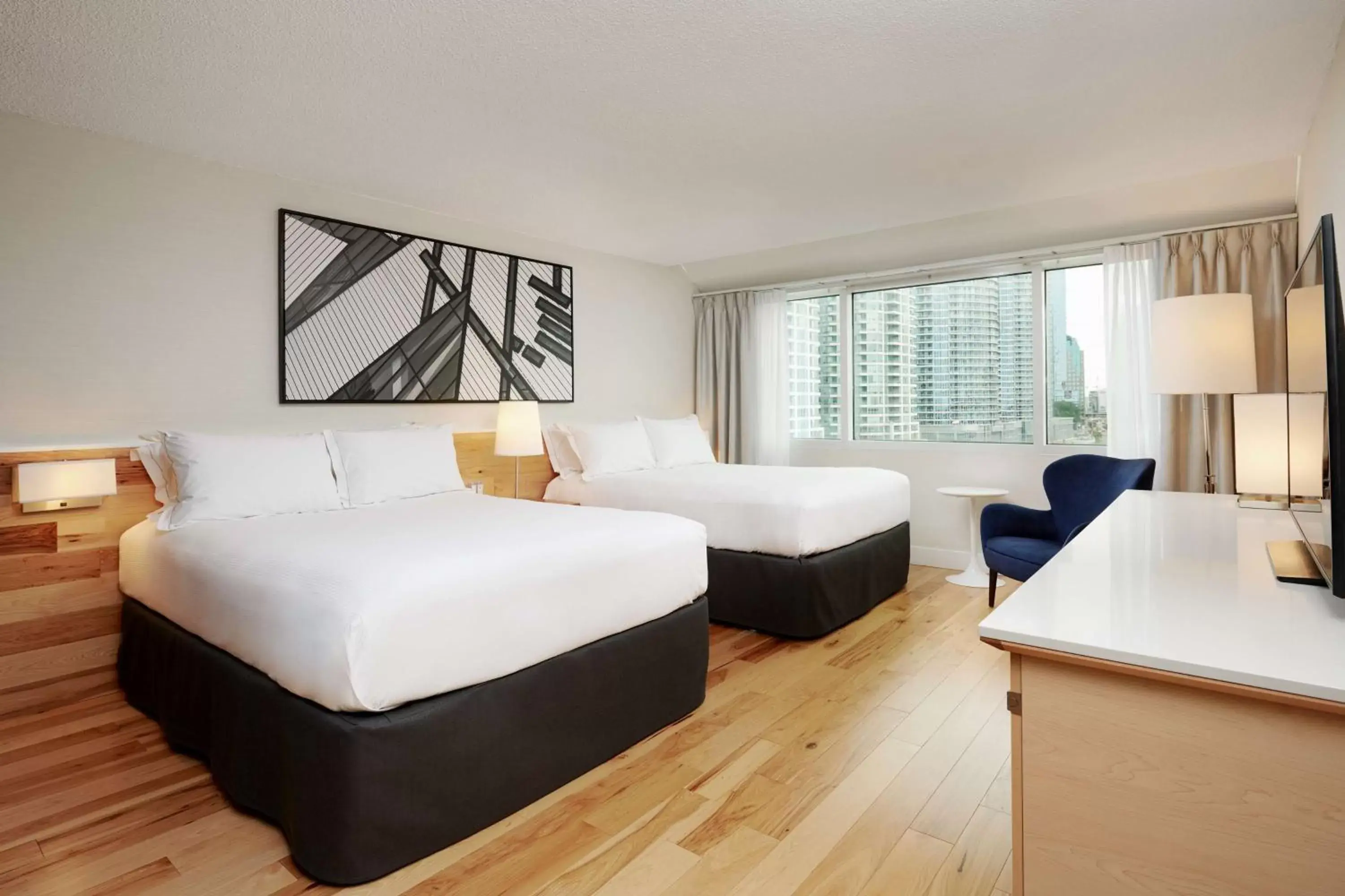 Queen Room with Two Queen Beds in Radisson Blu Toronto Downtown Queen Room with Two Queen Beds in Radisson Blu Toronto Downtown