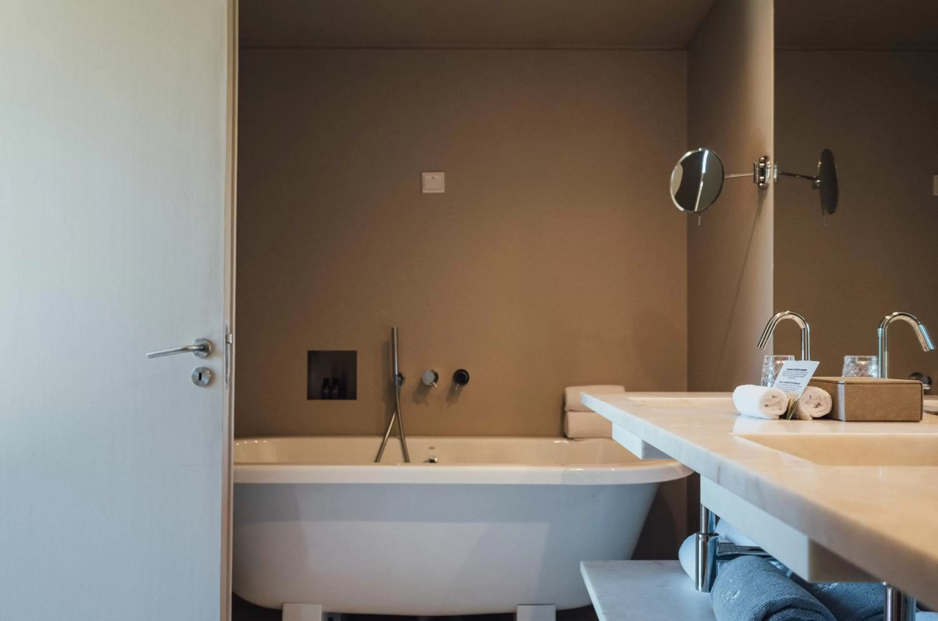 Bath in Octant Douro