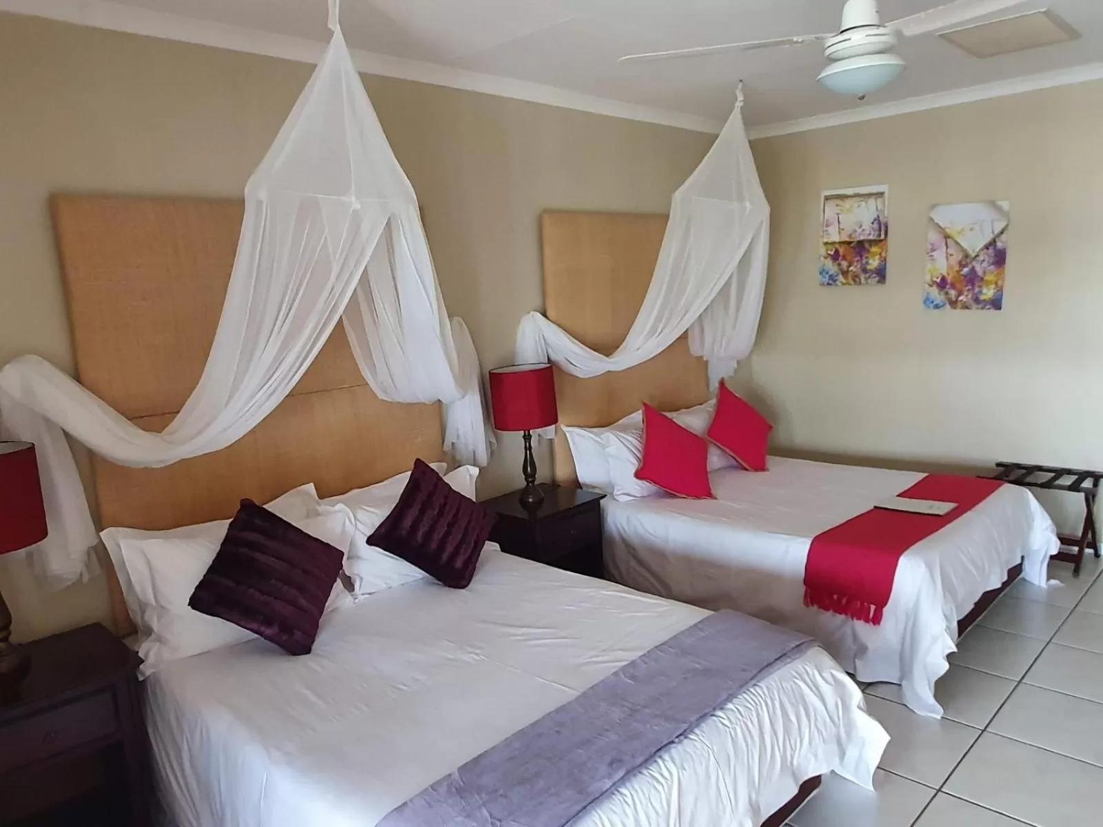 Bed in Ingwe Manor B&B