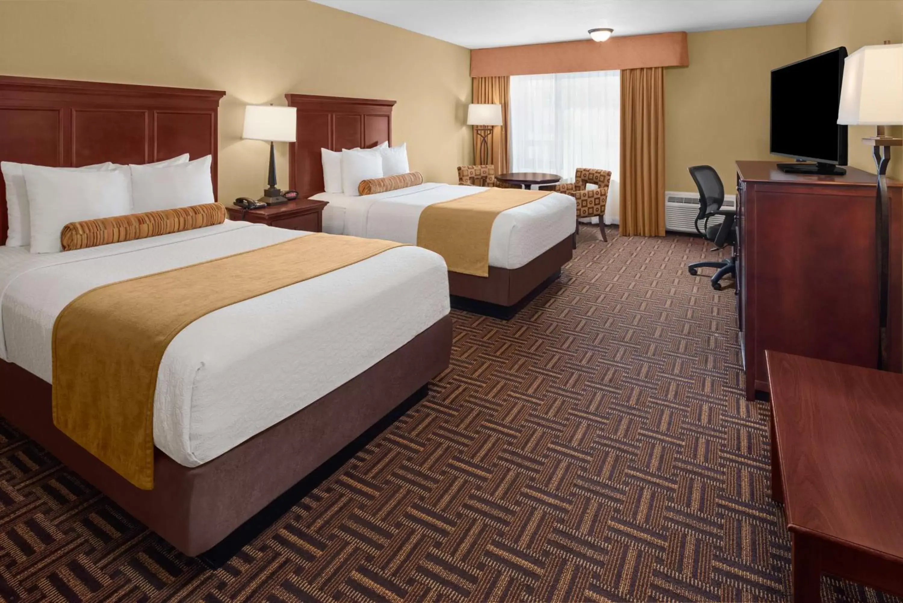 Deluxe Double Room with Two Double Beds - Non-Smoking in Best Western Plus Redondo Beach Inn Deluxe Double Room with Two Double Beds - Non-Smoking in Best Western Plus Redondo Beach Inn