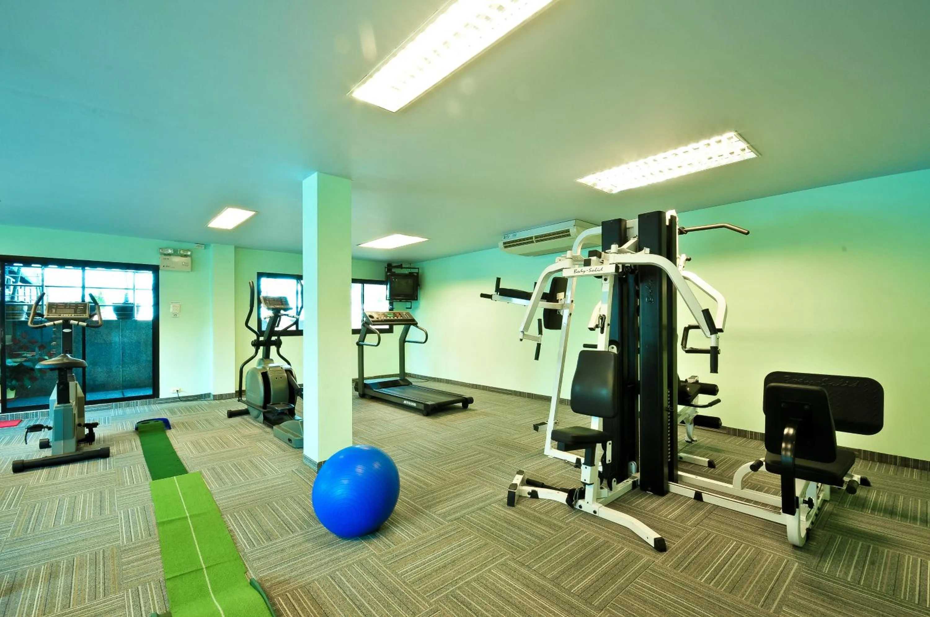 Fitness centre/facilities in Admiral Suites Bangkok