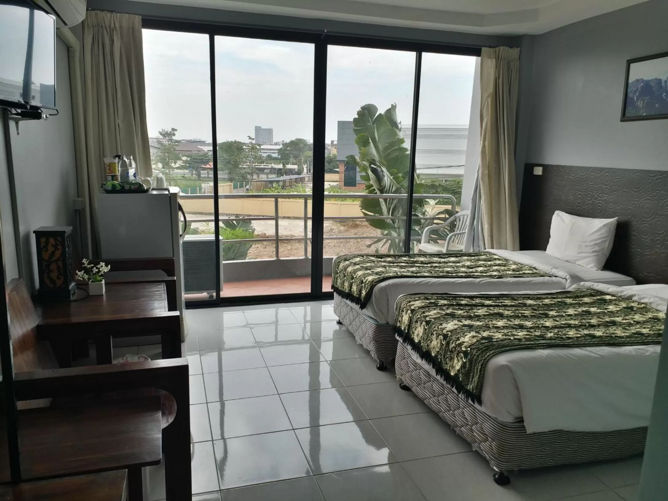 Photo of the whole room, Bed in Platinum Place