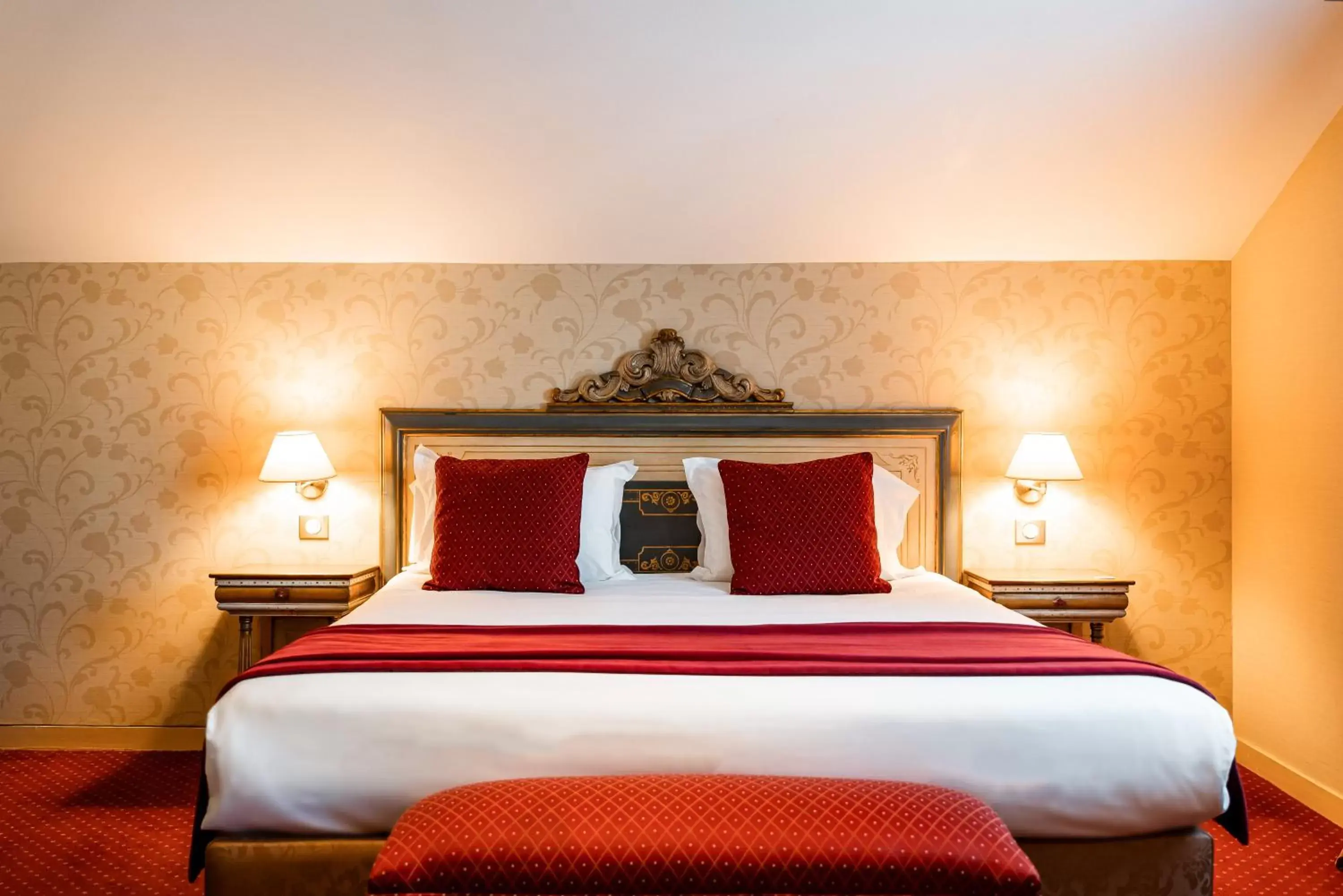 Deluxe Double with VIP Services in Villa Beaumarchais Deluxe Double with VIP Services in Villa Beaumarchais