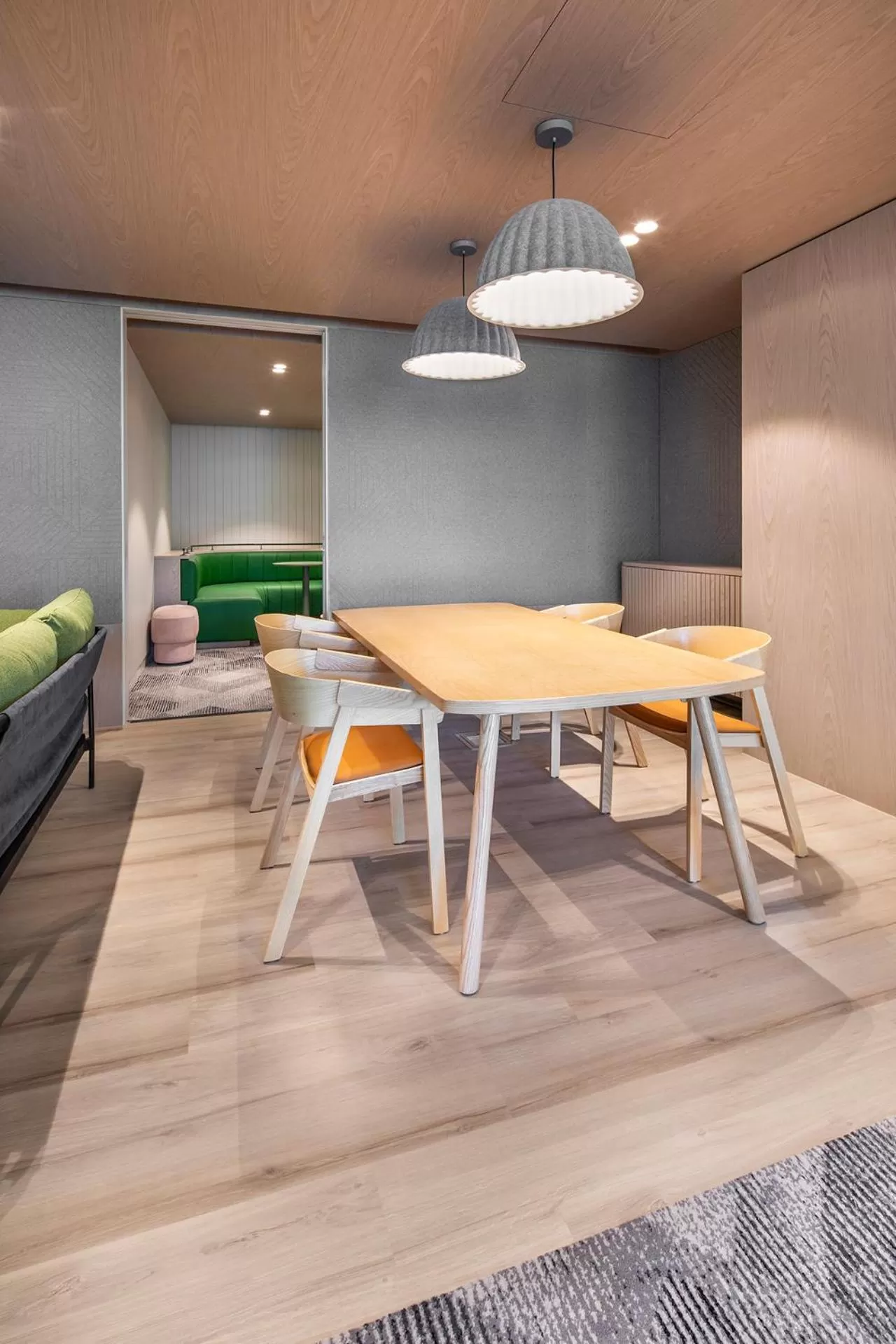 Communal lounge/ TV room, Bed in Holiday Inn & Suites Geelong by IHG