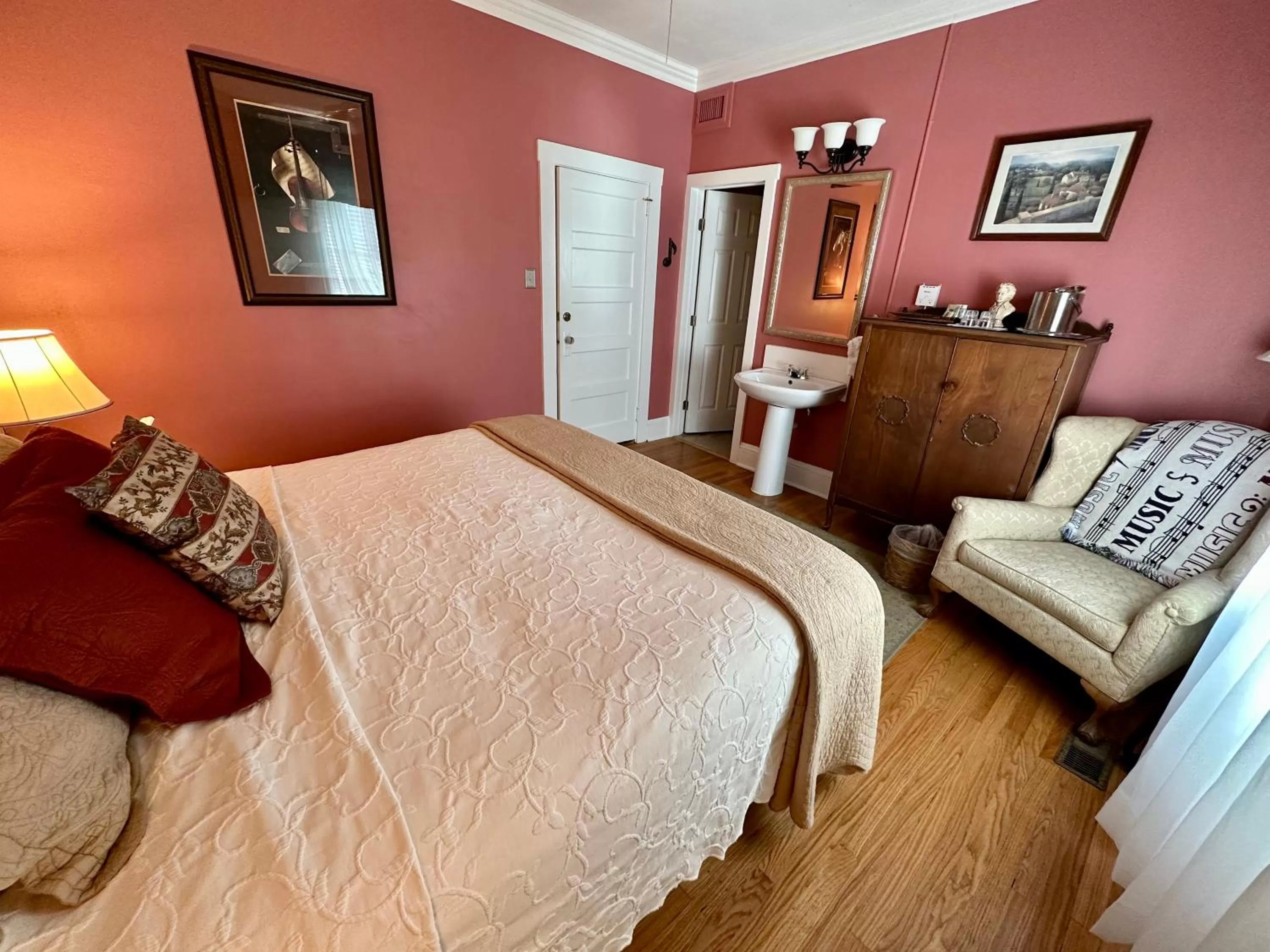 Bed in Red Rocker Inn