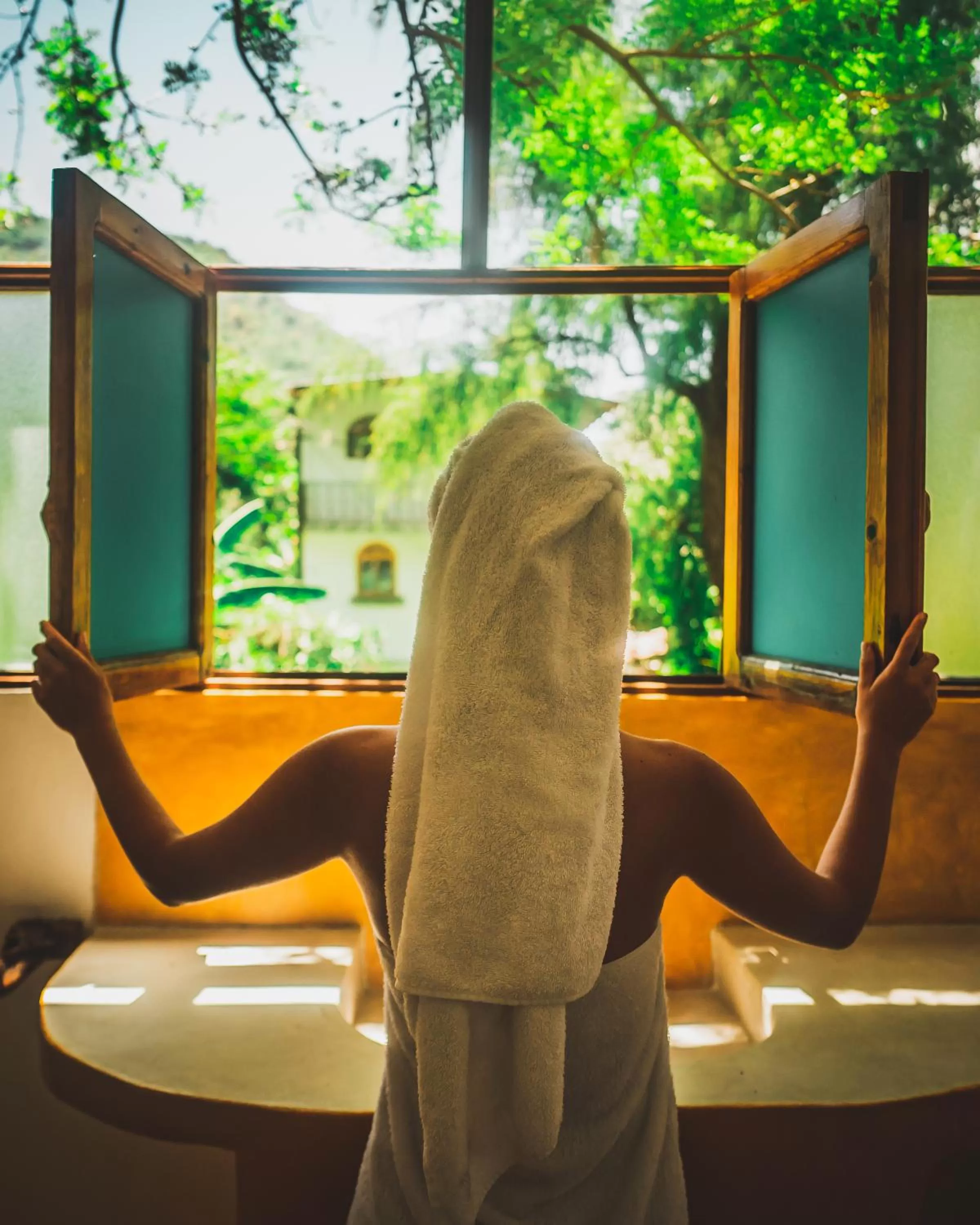 Shower in Lush Atitlán