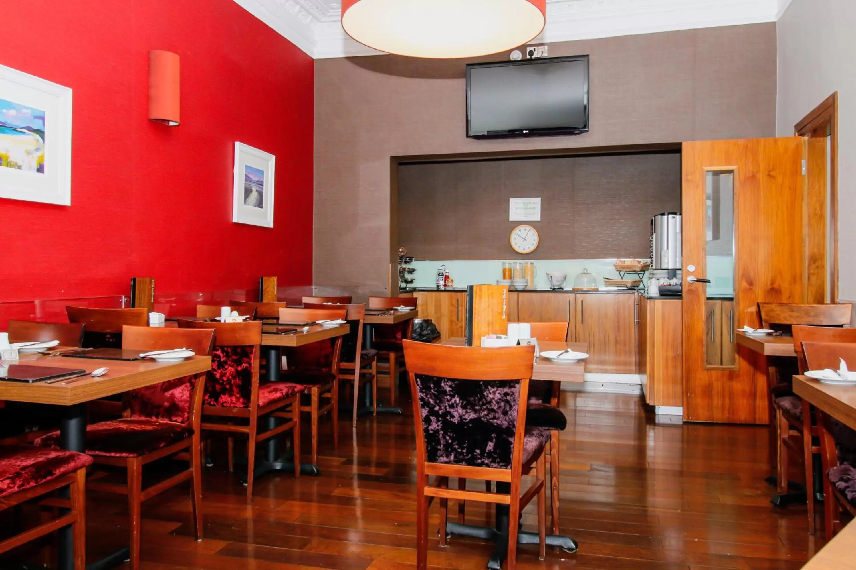 Restaurant/places to eat in Kelvingrove Hotel - Sauchiehall St