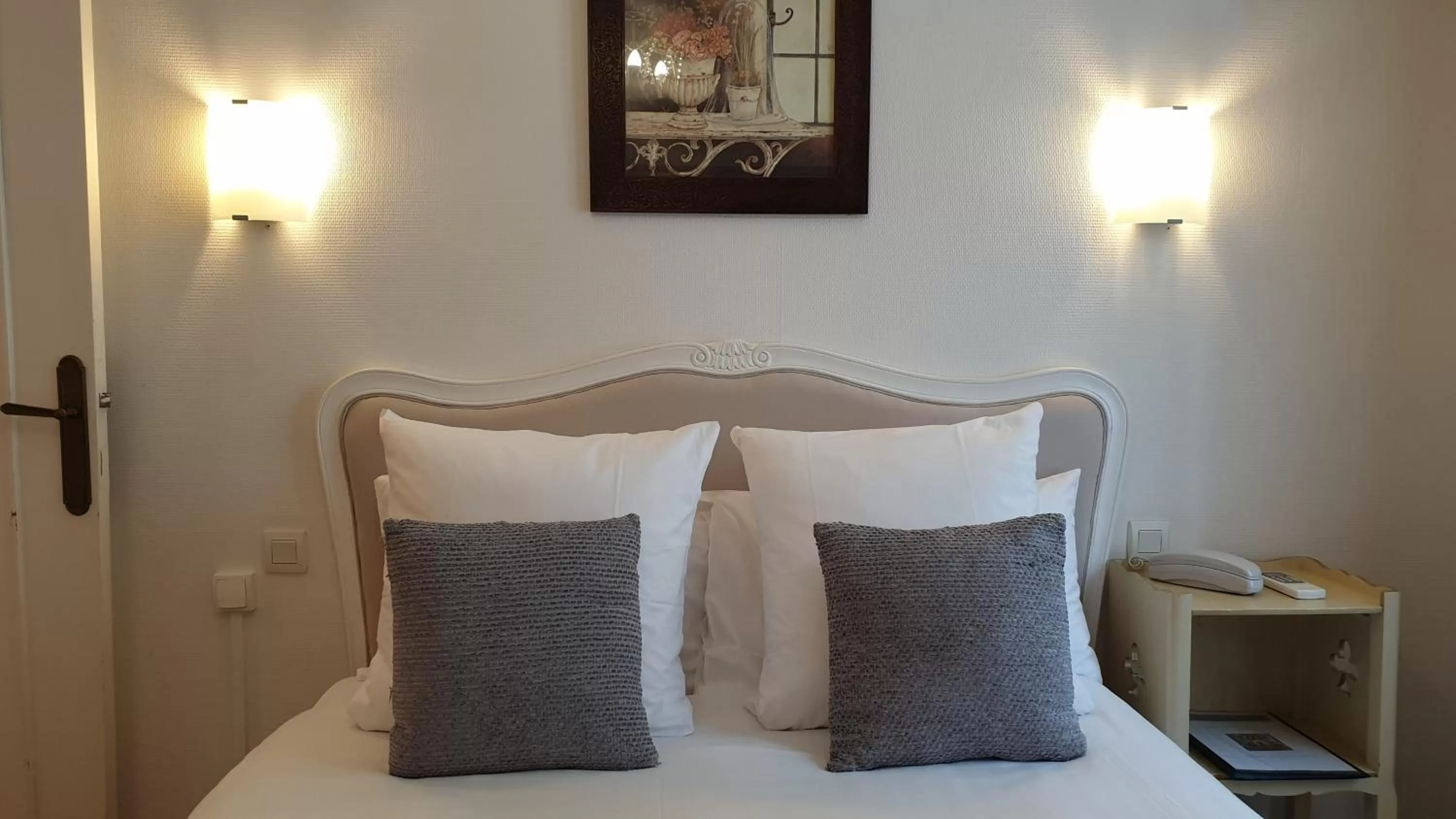 Bed in Hôtel La Résidence