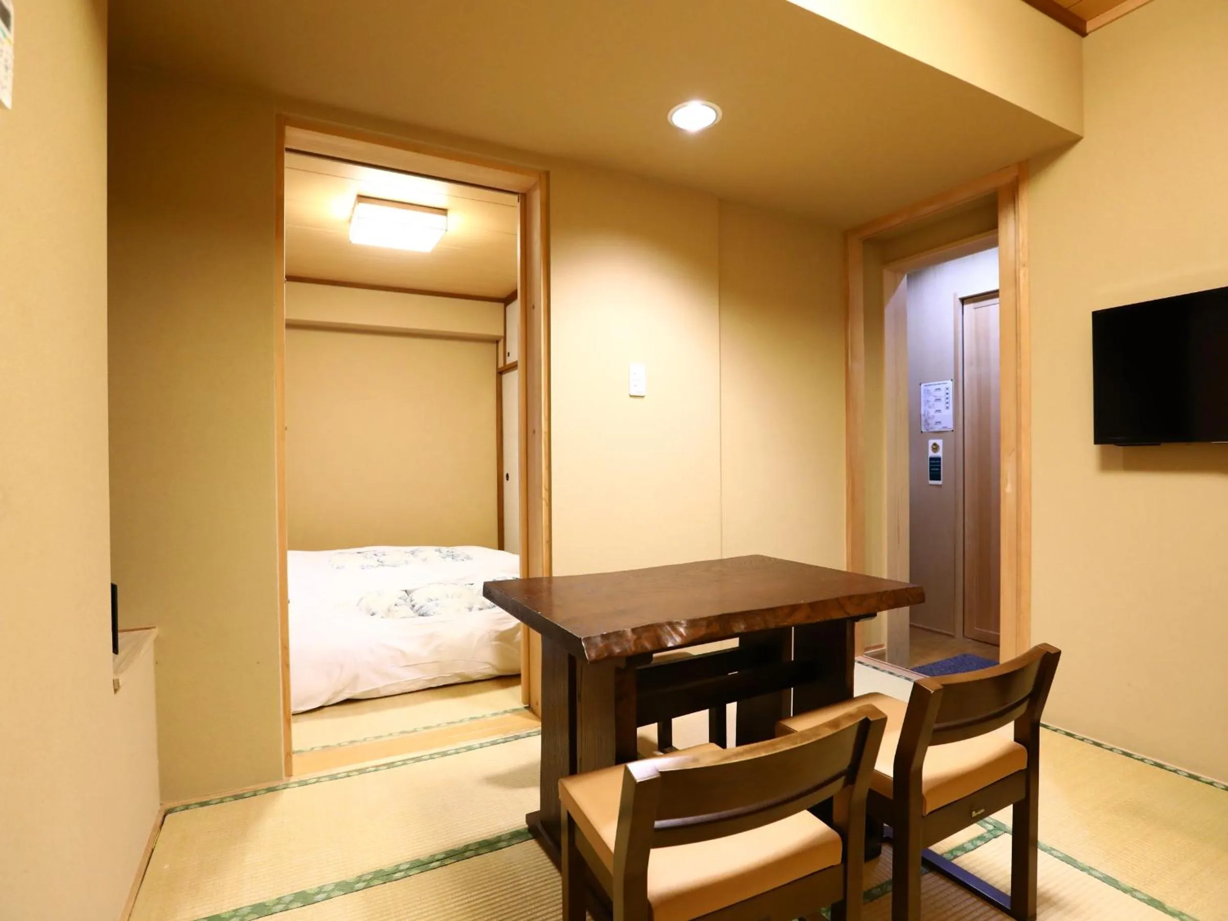 Photo of the whole room in Ryokan Kamogawa Asakusa