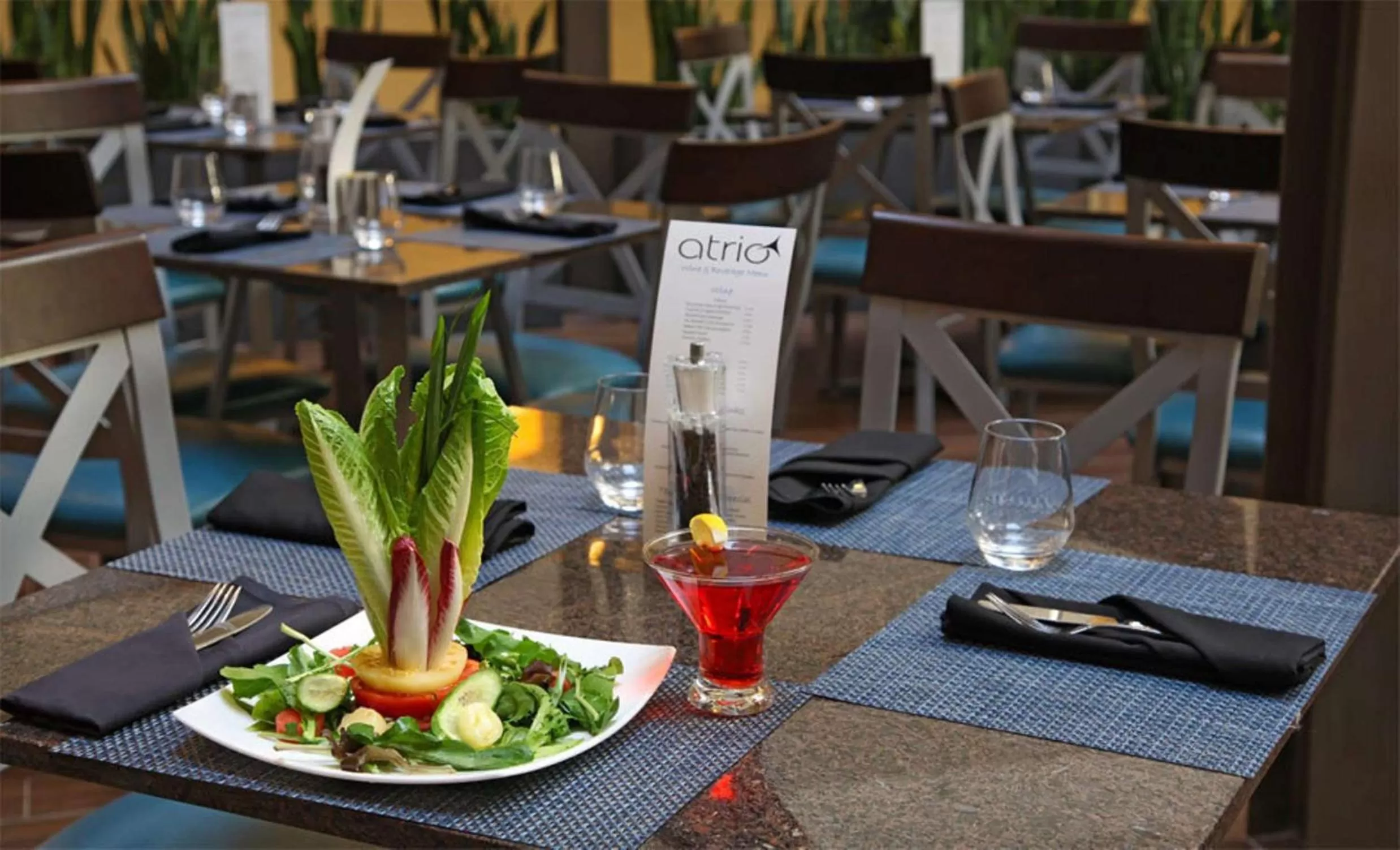 Restaurant/places to eat in Embassy Suites by Hilton Dallas Market Center