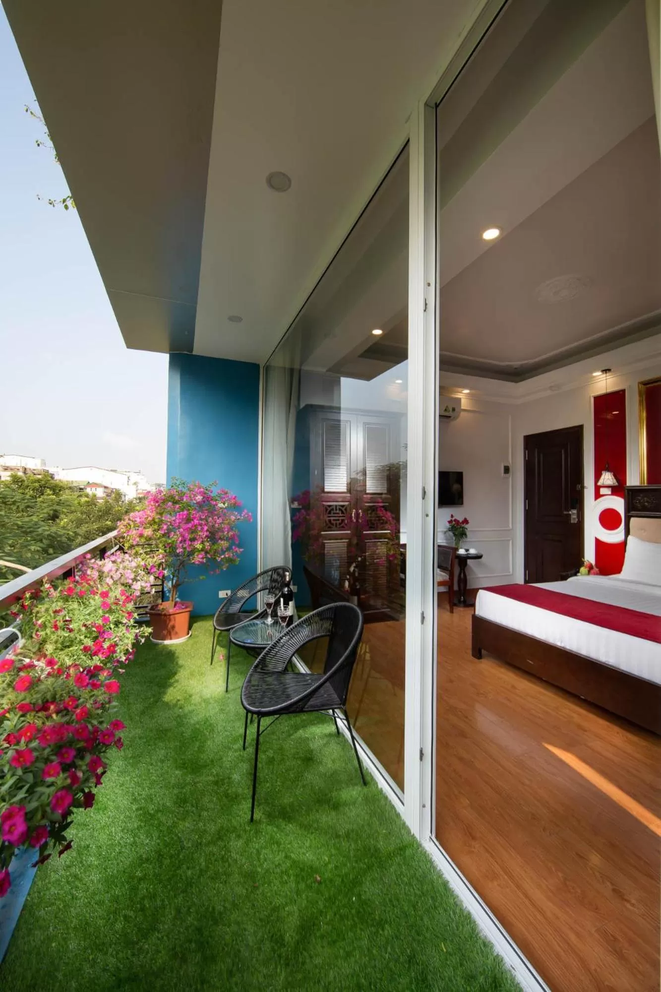 Property building, Bed in Hanoi Royal Palace Hotel 2