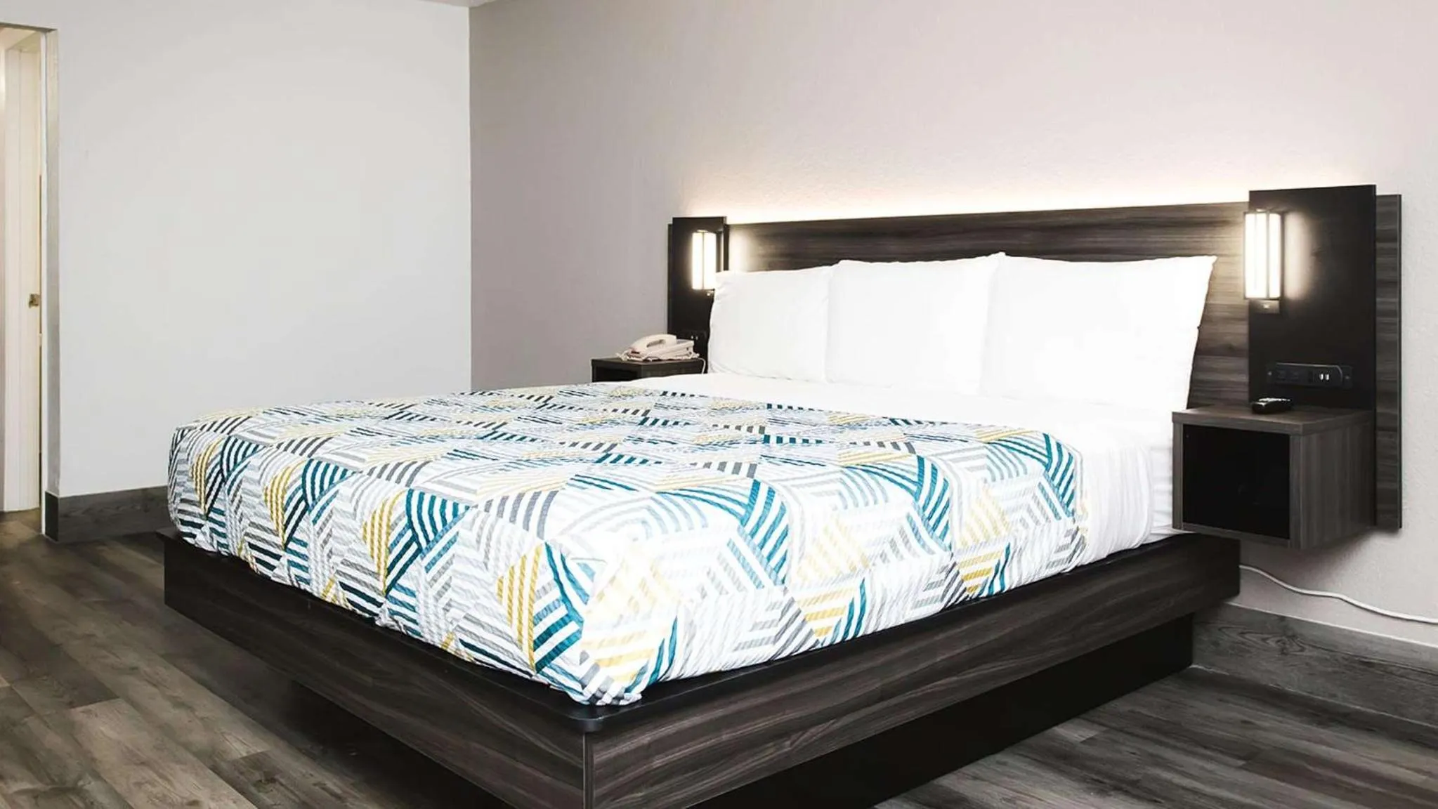 Bed in Motel 6 Houston, TX - Medical Center - NRG Stadium