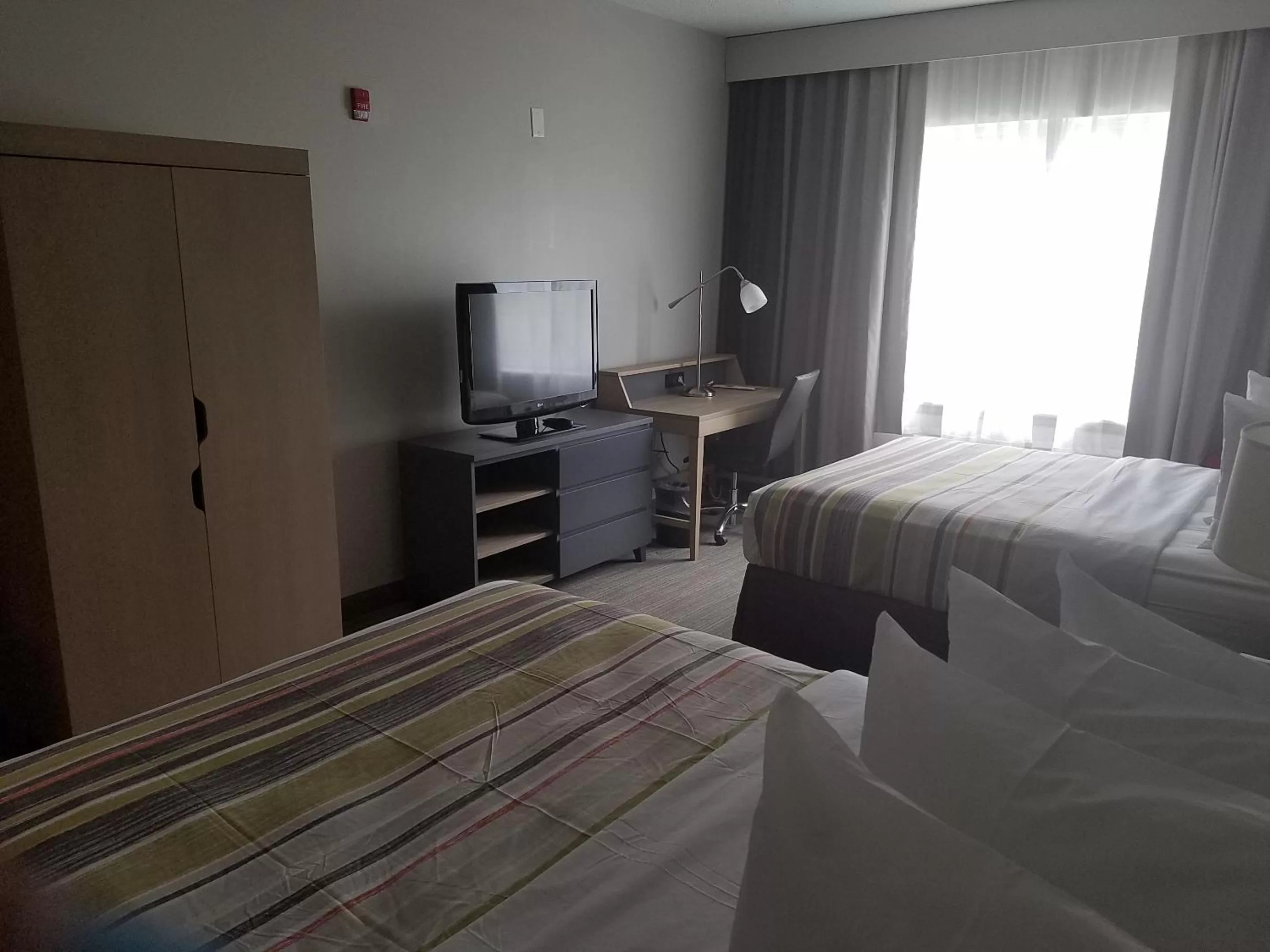 Bedroom, Bed in Country Inn & Suites by Radisson, Washington, DC East - Capitol Heights, MD