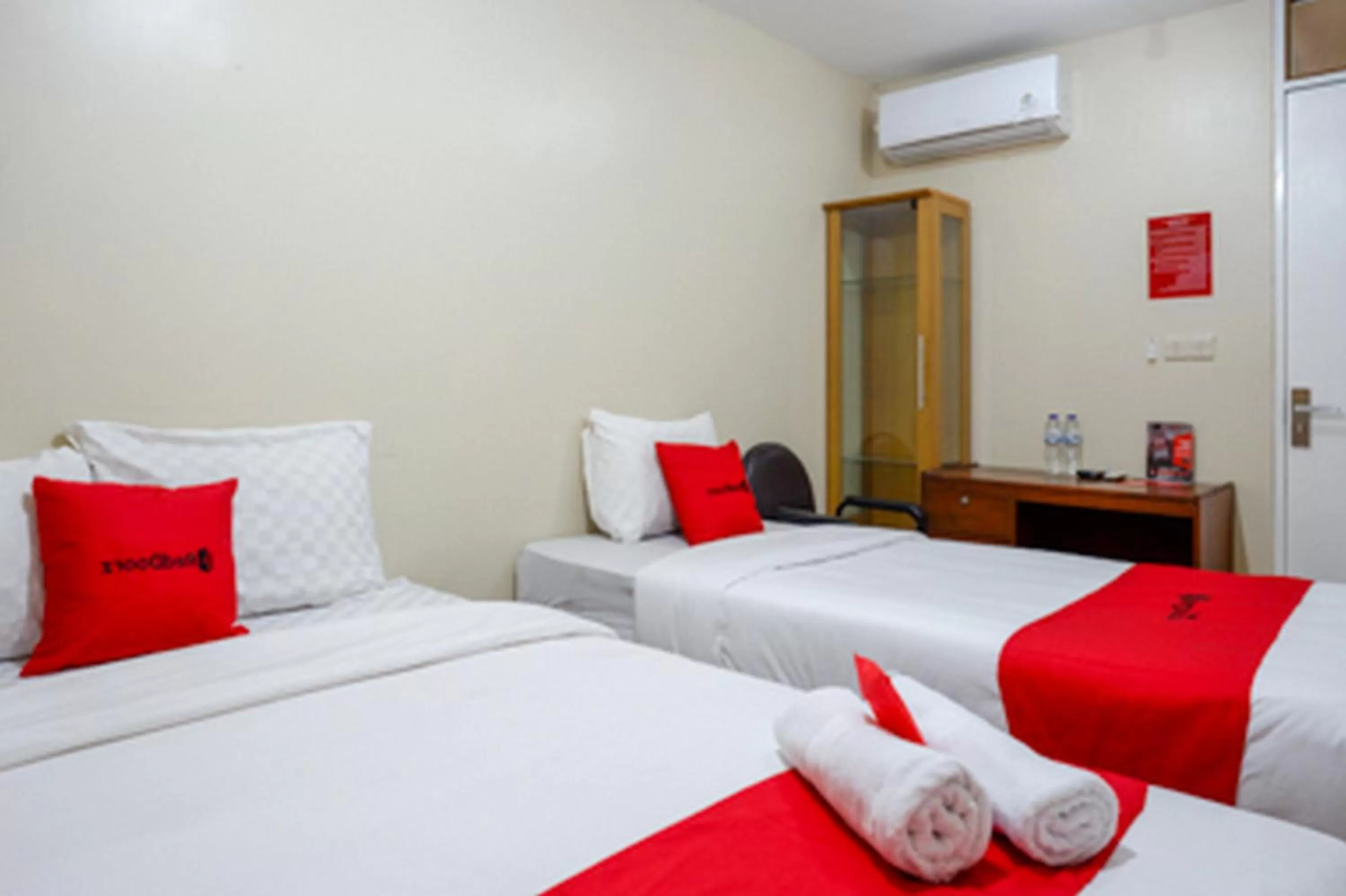 Bed in RedDoorz near RSUD Kudus