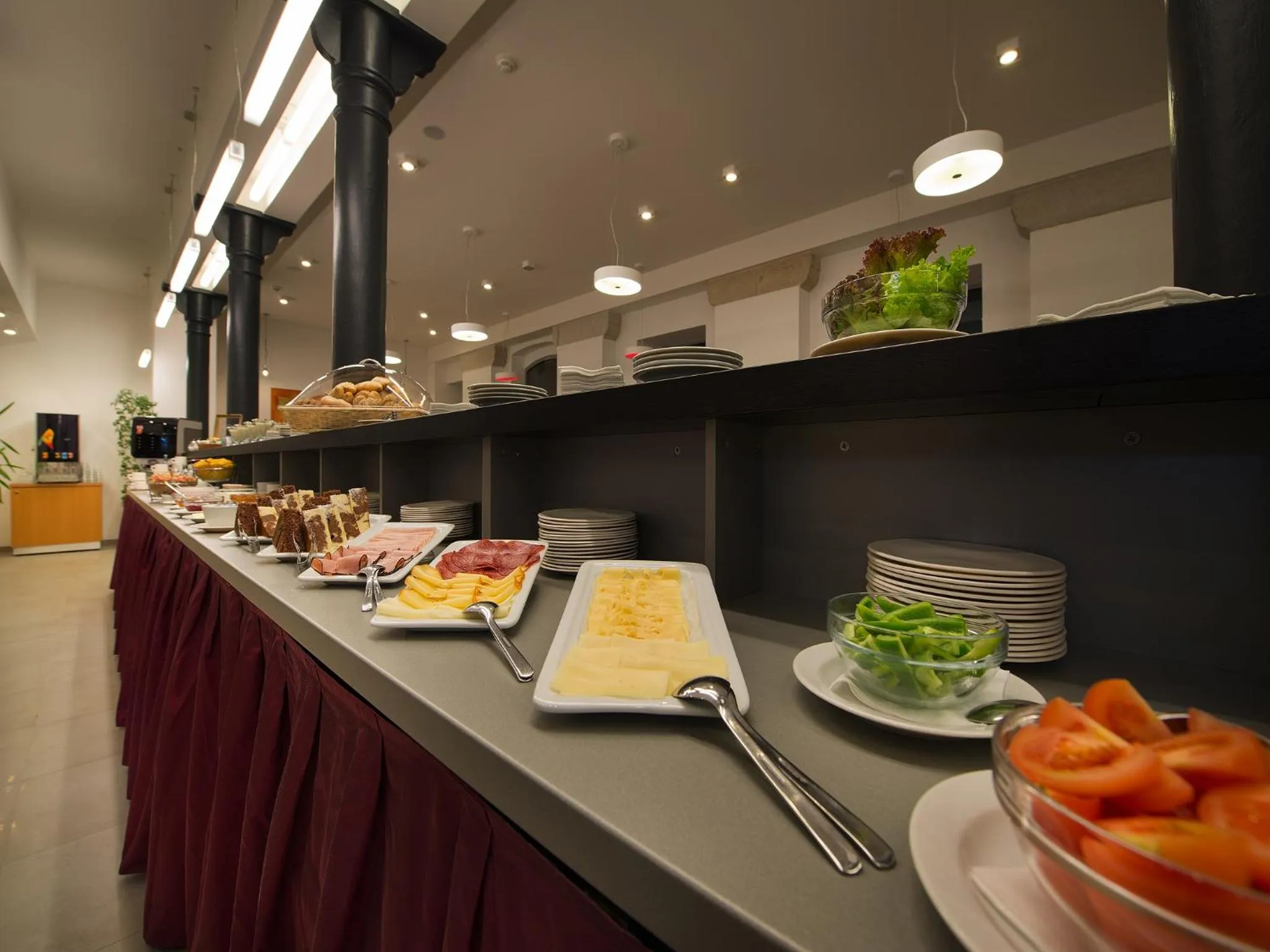 Buffet breakfast in EA Business Hotel Jihlava