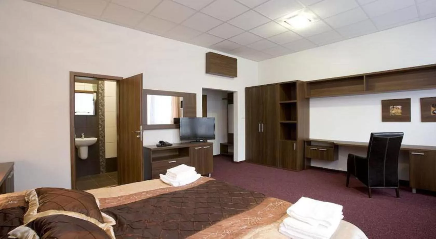 Photo of the whole room, TV/Entertainment Center in Garni Hotel Branc