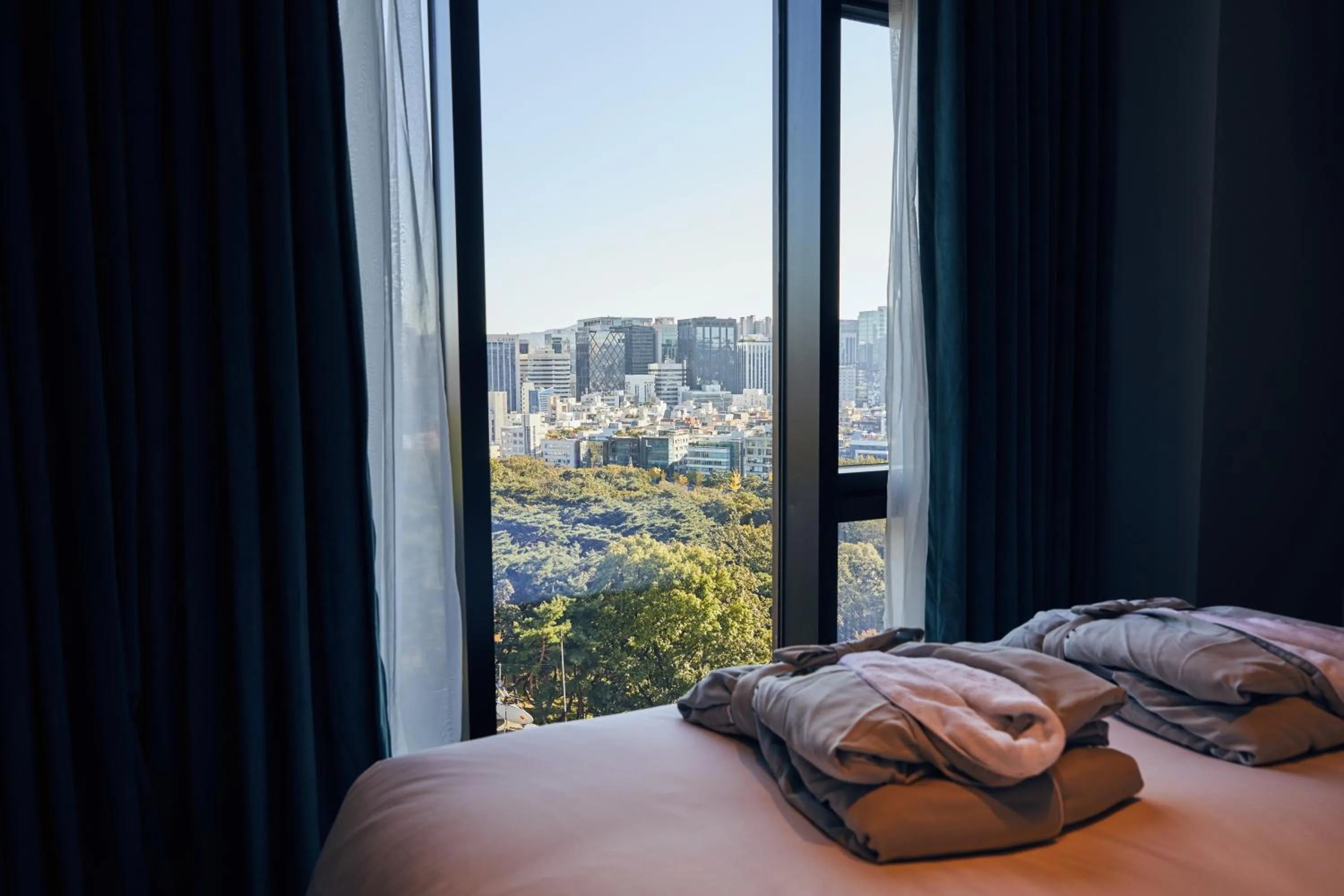 Autumn, Bed in Hotel Crescendo Seoul