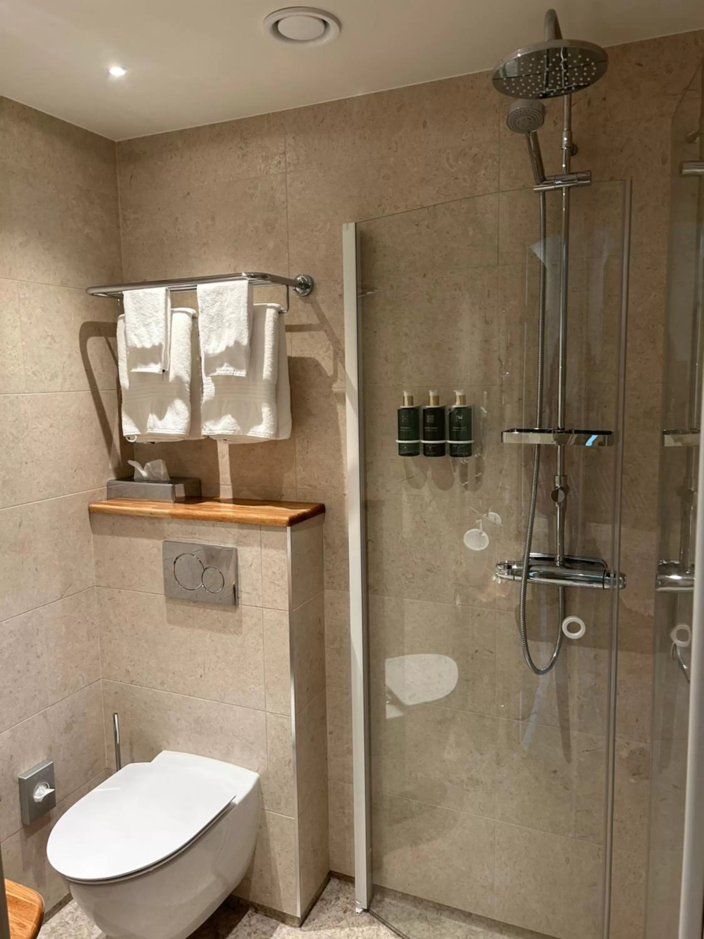 Bathroom in Sockerslottet Hotell