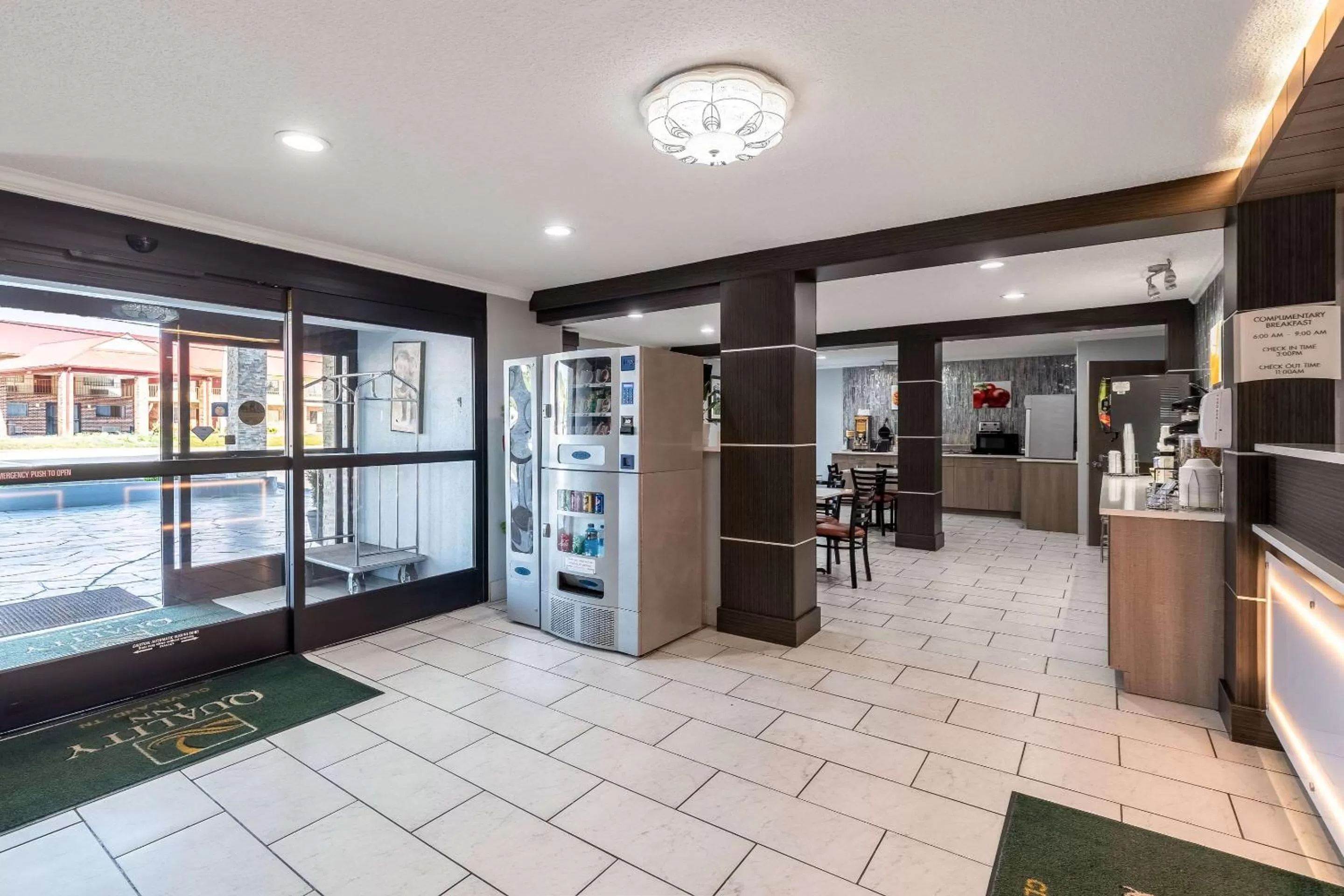 Lobby or reception in Quality Inn Cleveland North