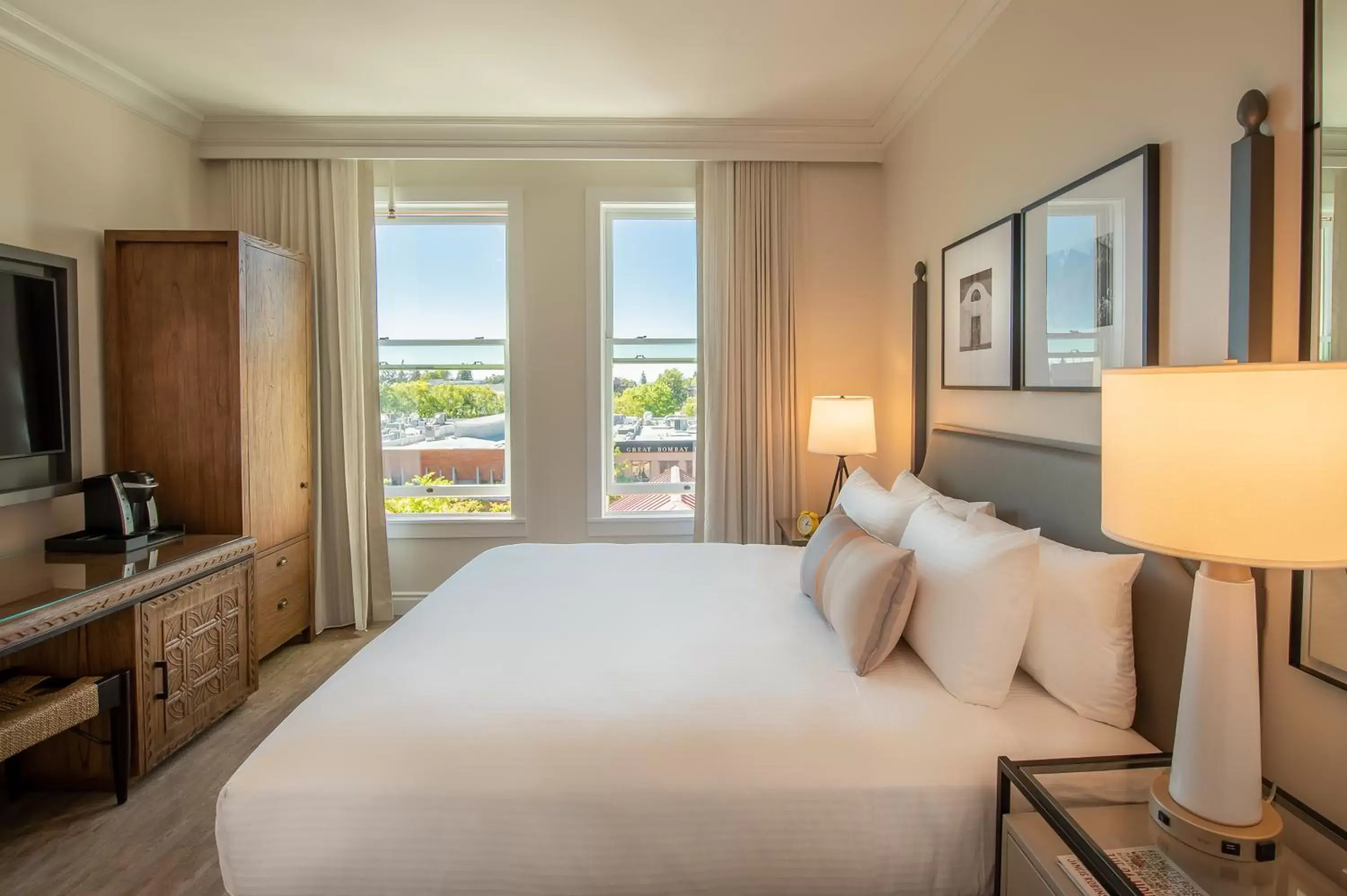 Deluxe King Room in Hotel E Deluxe King Room in Hotel E