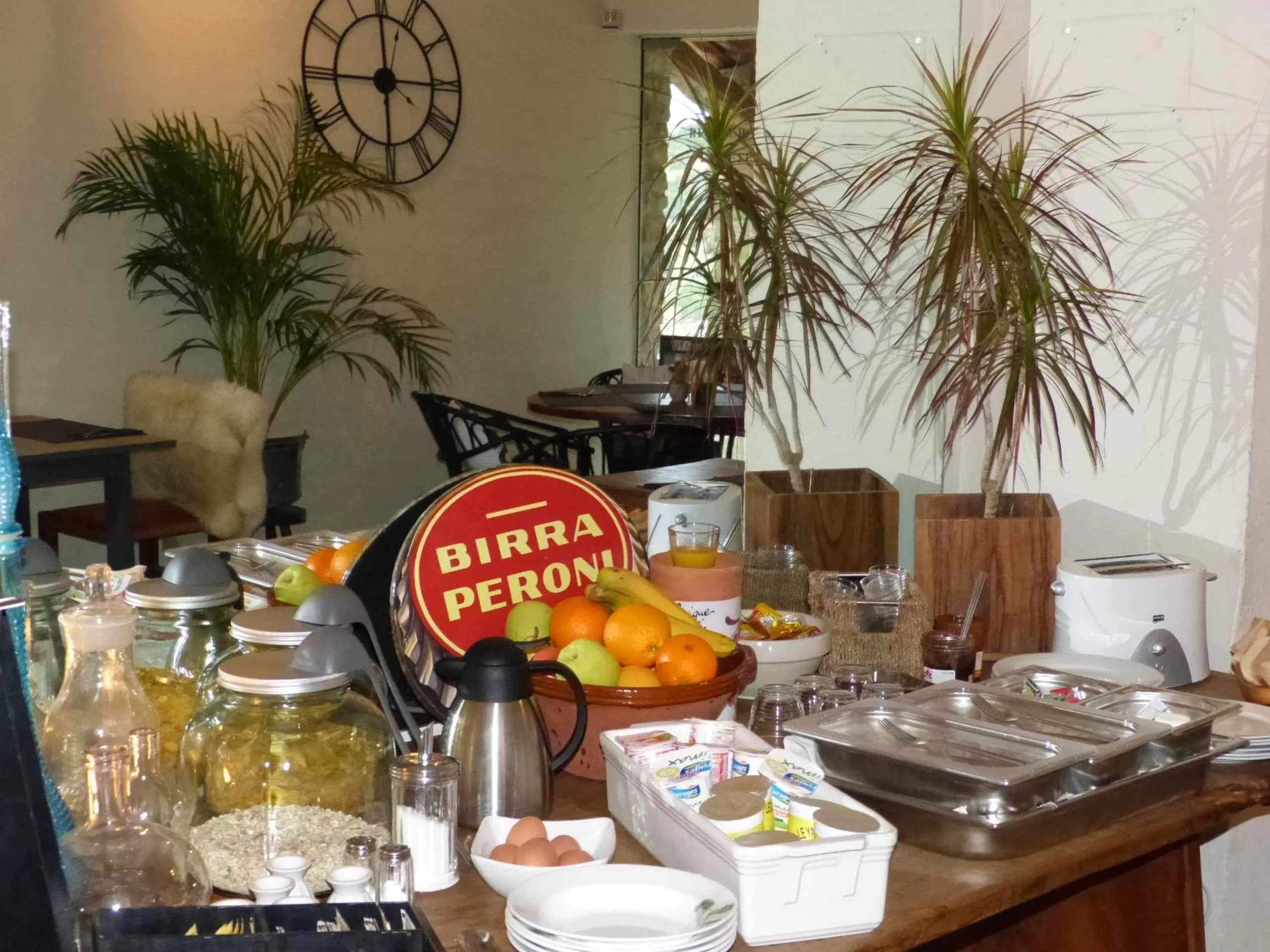 Food and drinks in Hôtel la Fête en Provence