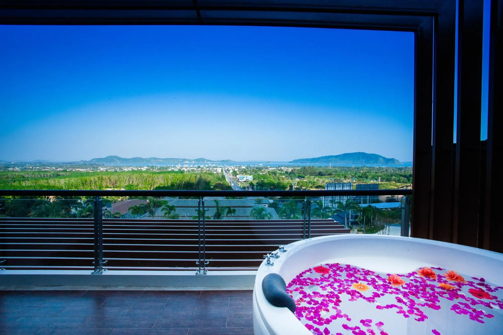 Balcony/Terrace in Chalong Chalet Resort