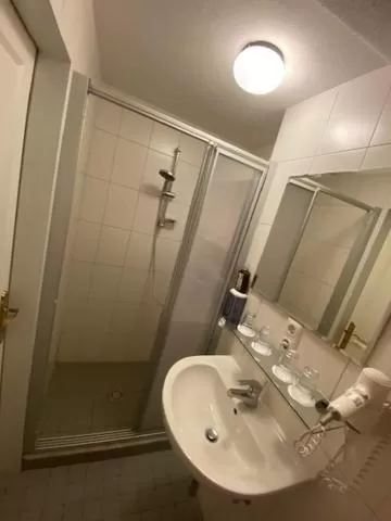 Bathroom in Hotel Wildschütz Basic