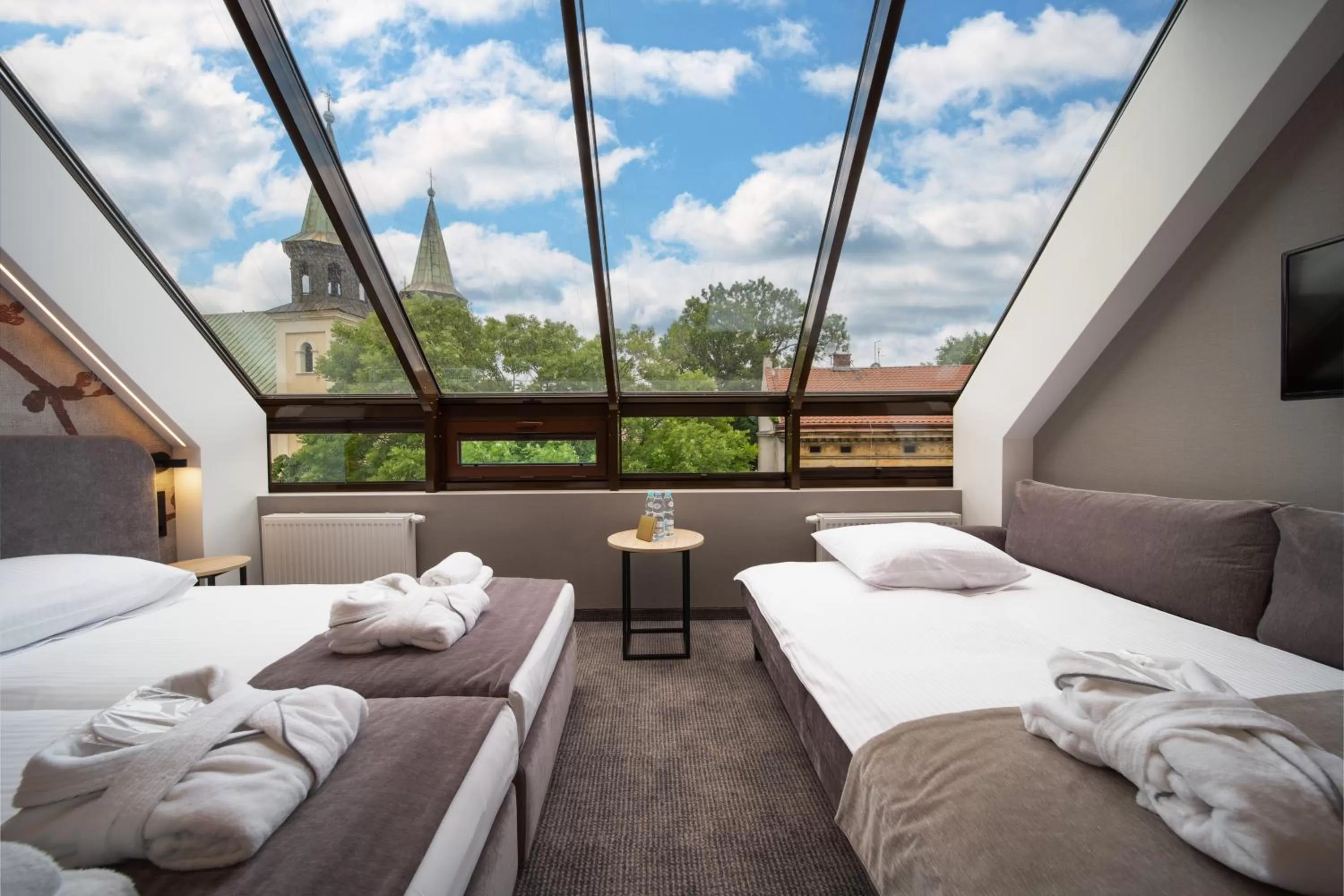 Bed in Hotel Alexander