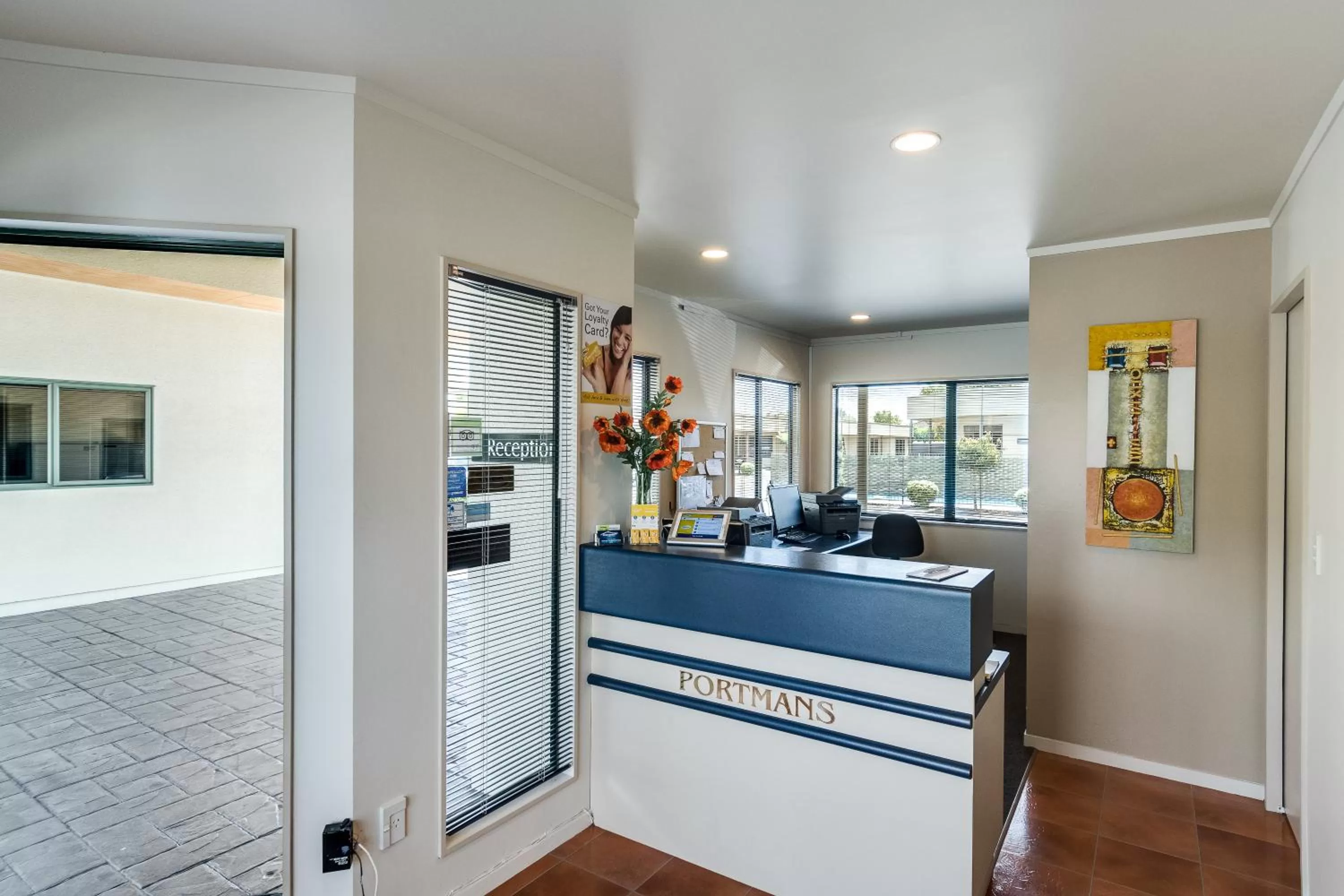 Facade/entrance in Portmans Motor Lodge