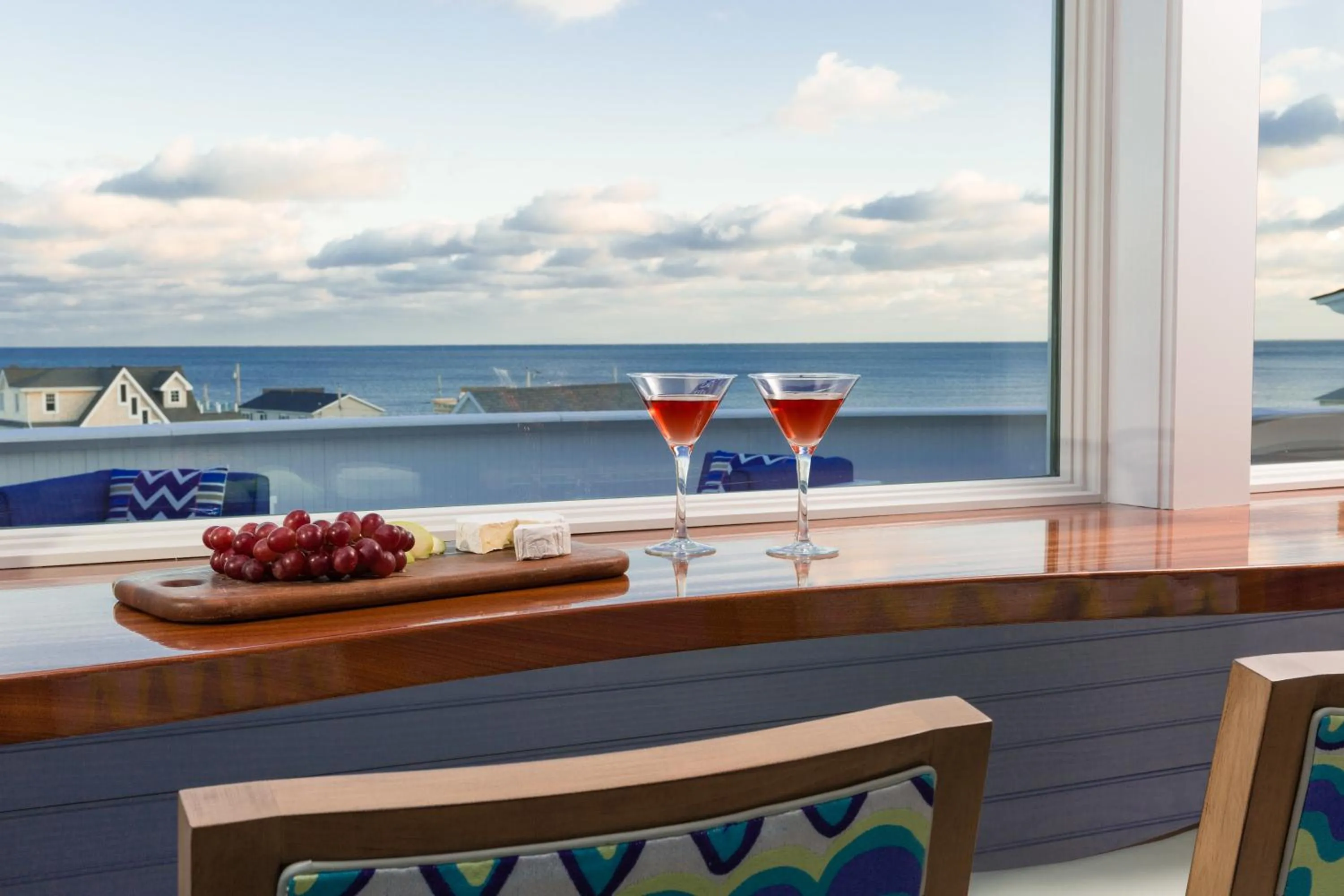 Lounge or bar in The Break Hotel