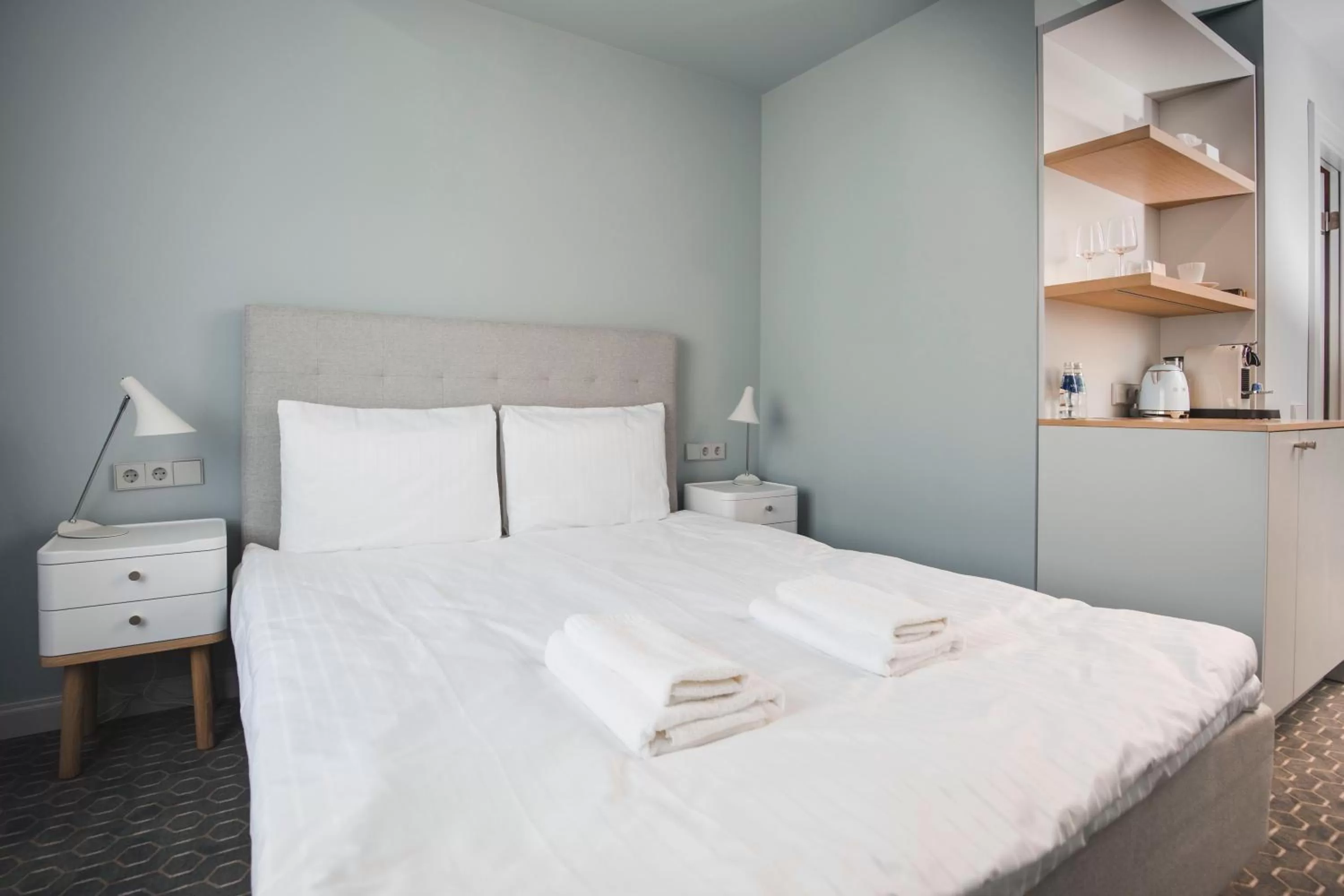 Bed in Roze Park Rooms