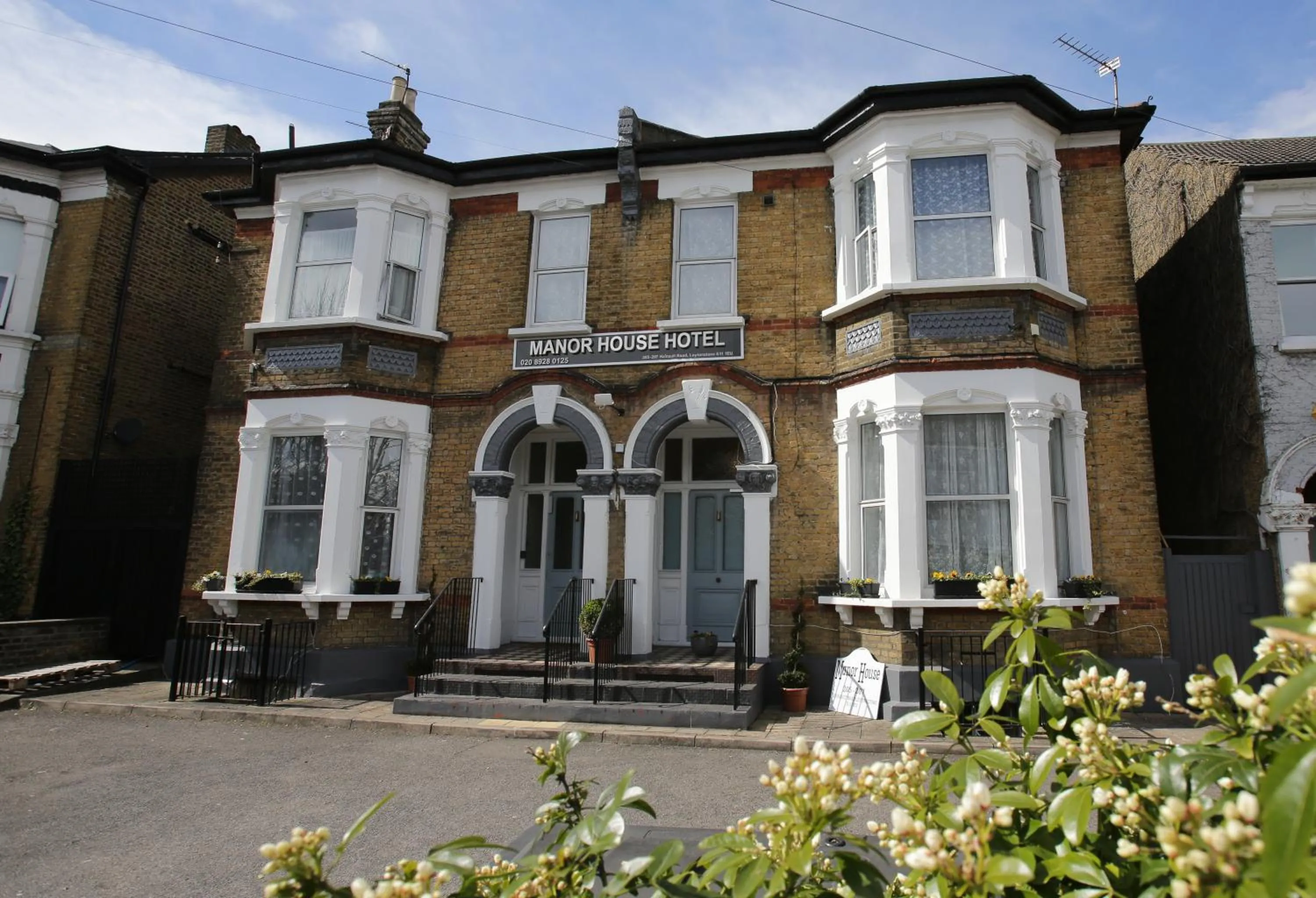 Property Building in Manor House London