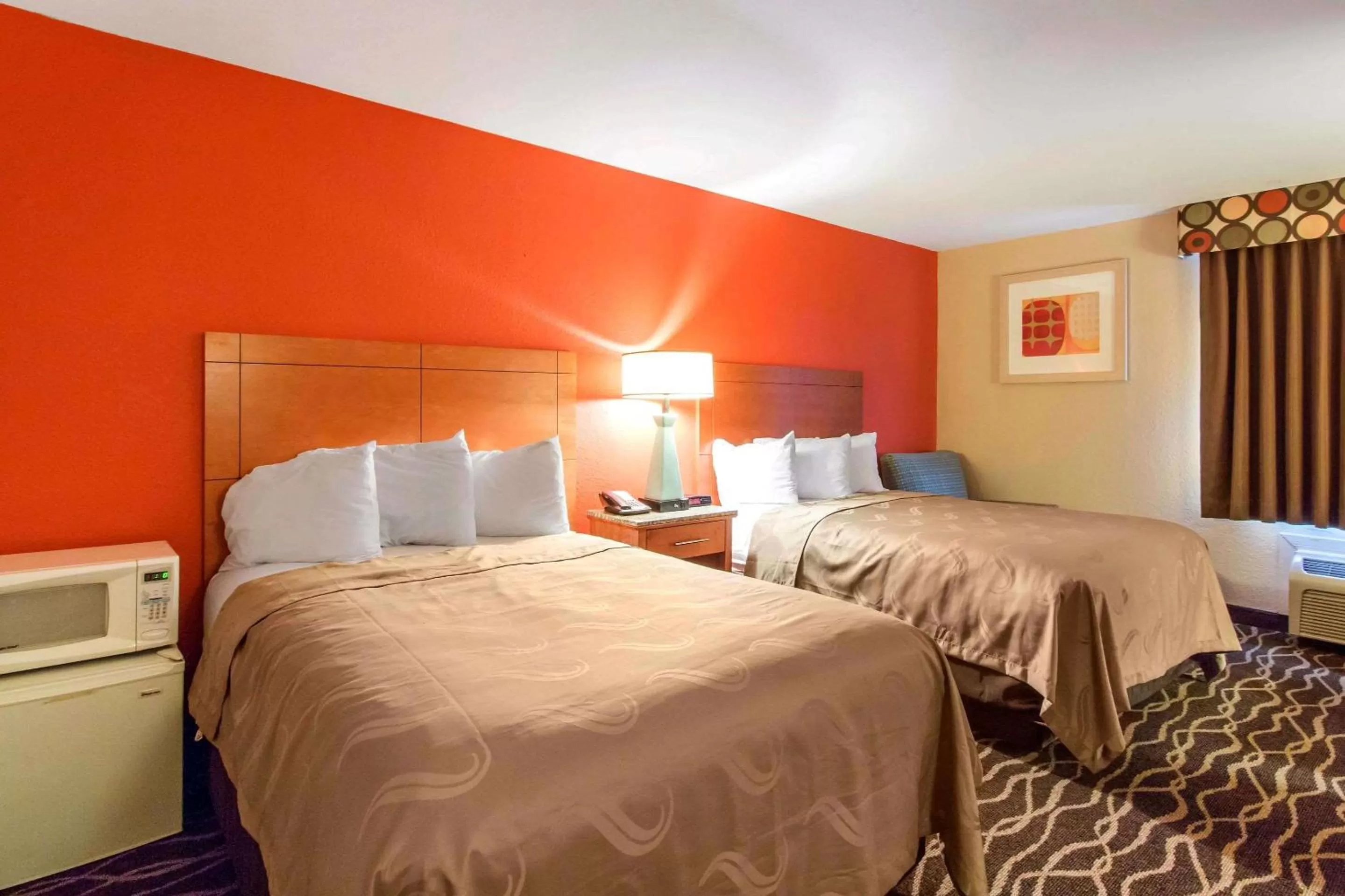 Photo of the whole room, Bed in Quality Inn & Suites I-35 near Frost Bank Center