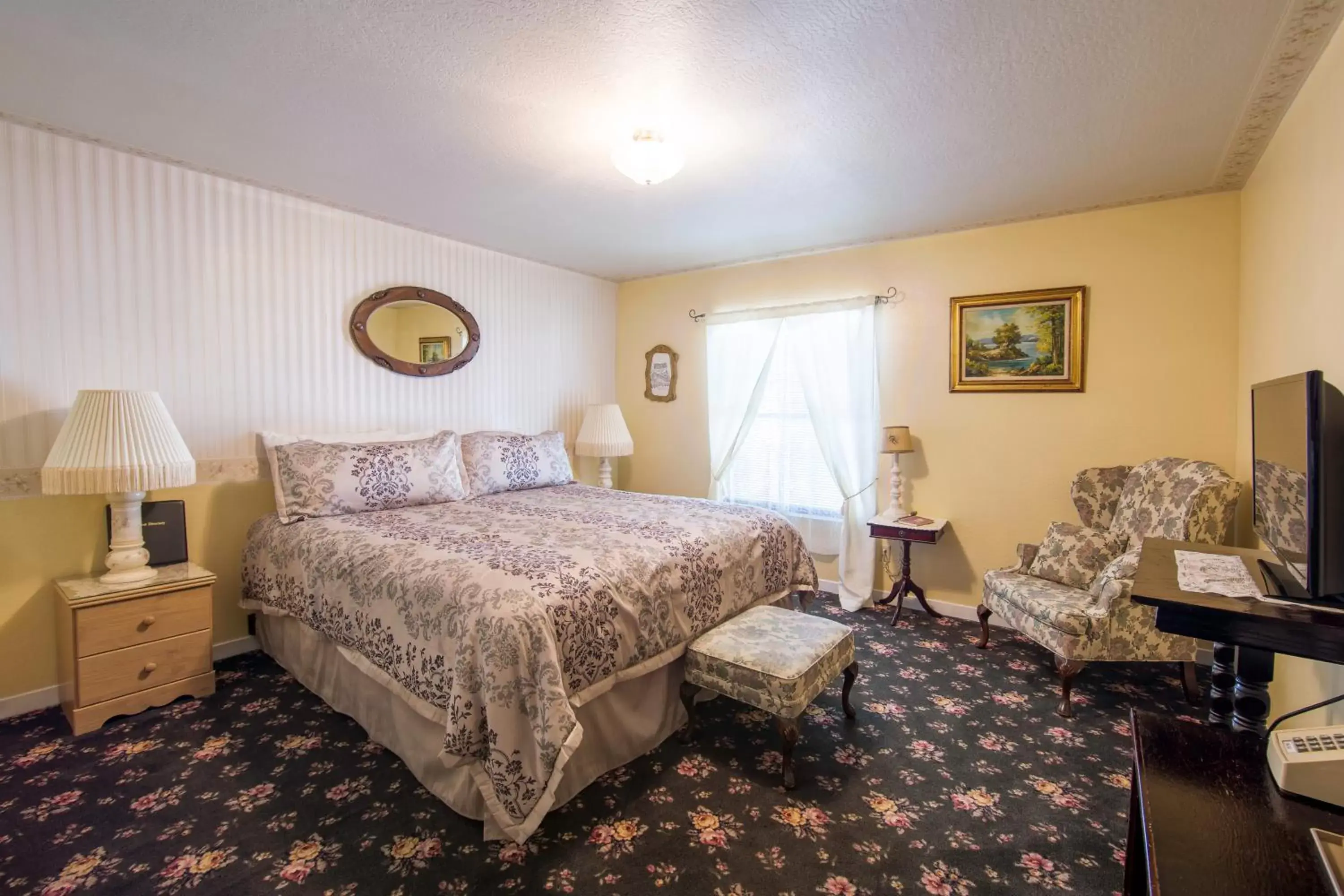 Deluxe King Room in Historic Cary House Hotel Deluxe King Room in Historic Cary House Hotel