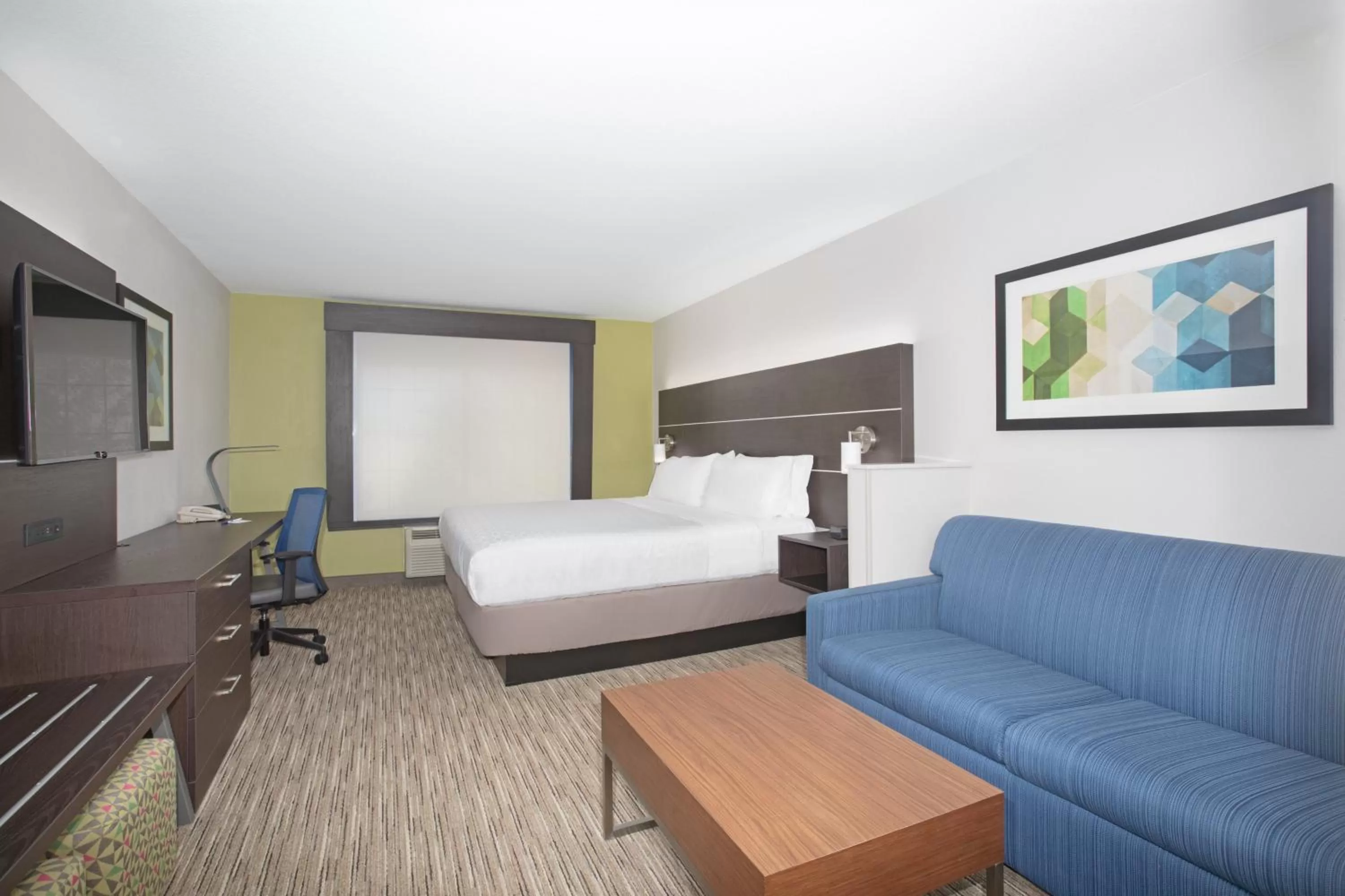 Photo of the whole room, Bed in Holiday Inn Express Hotel & Suites Longmont by IHG