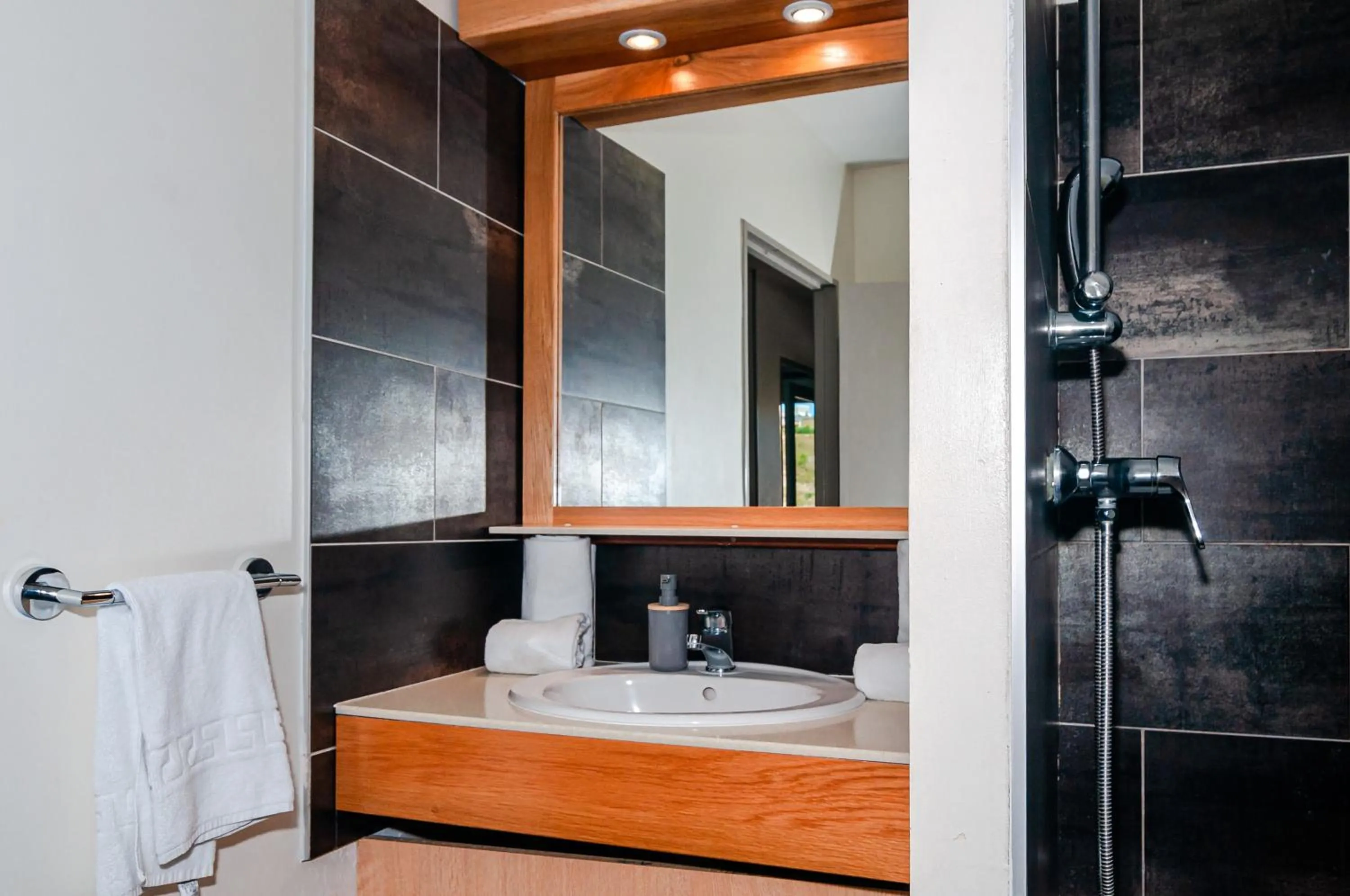 Bathroom in Tama Hotel