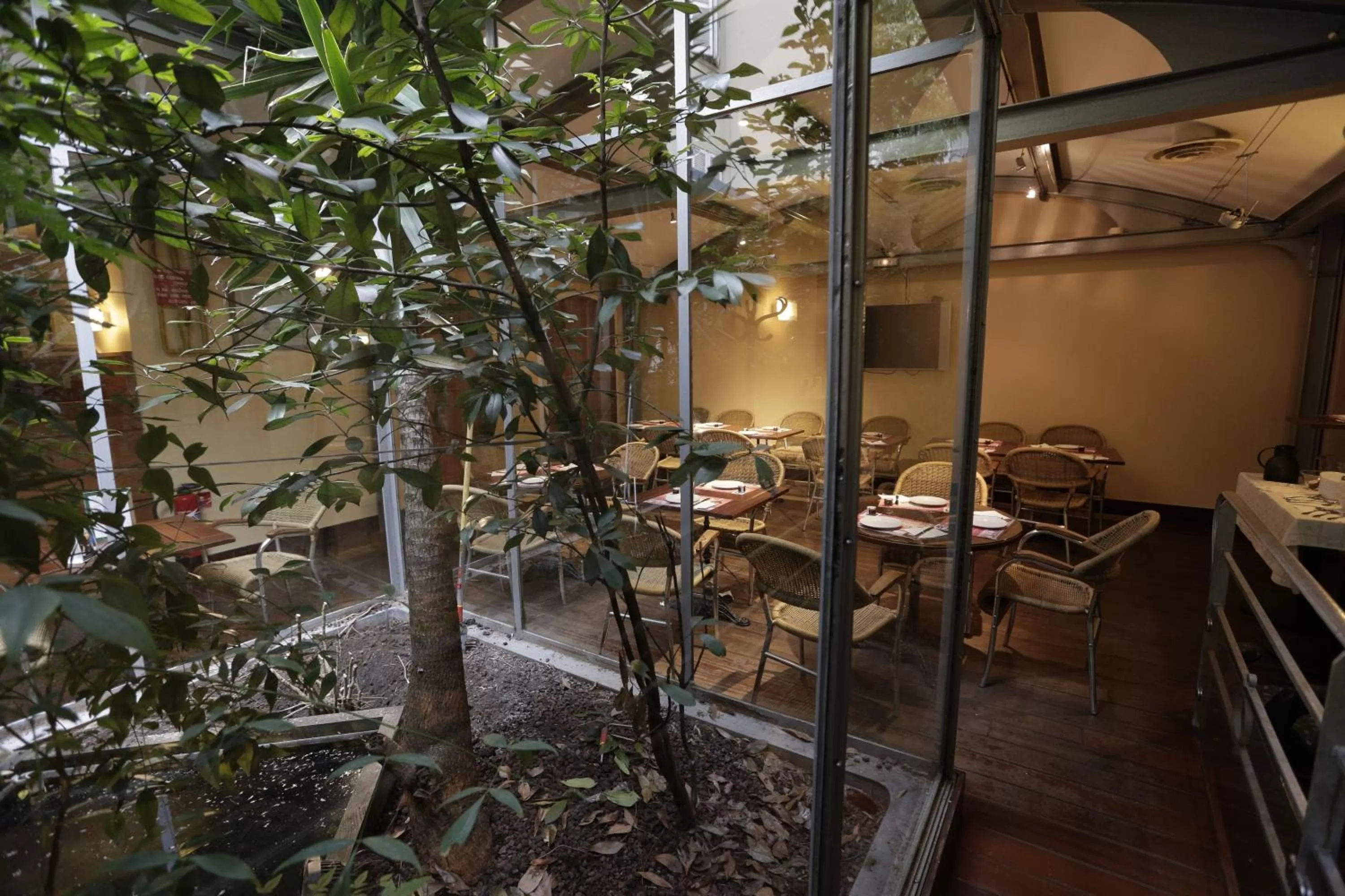 Restaurant/places to eat in Hôtel Au Petit Caporal