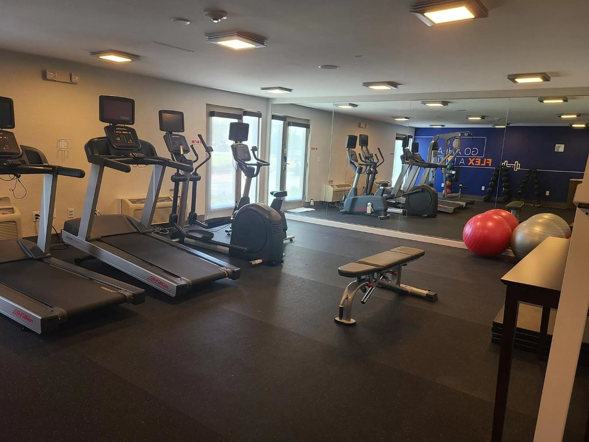Fitness centre/facilities in Holiday Inn Express Fort Lauderdale North - Executive Airport by IHG