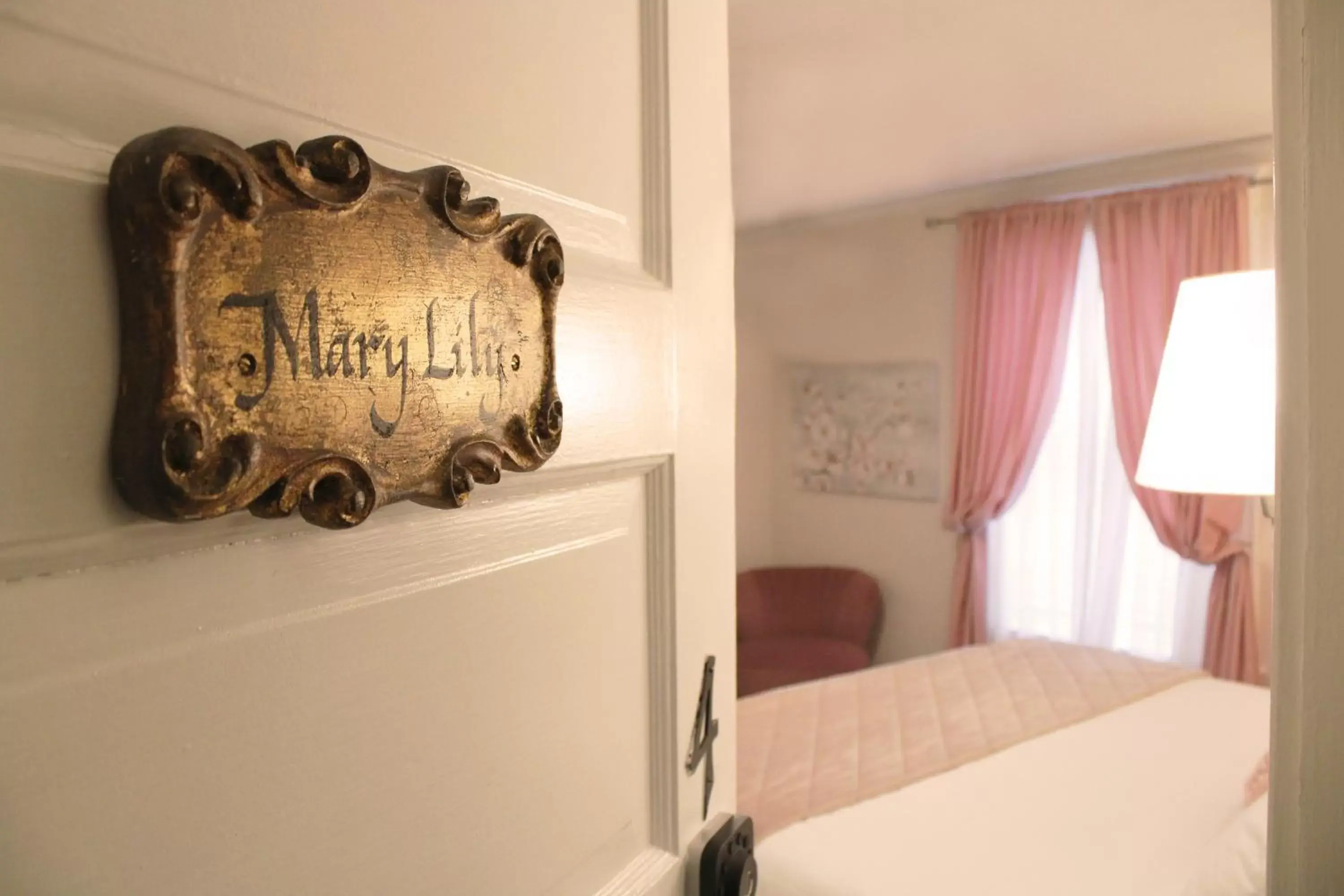 Deluxe Queen Room in Inn on Charlotte Deluxe Queen Room in Inn on Charlotte