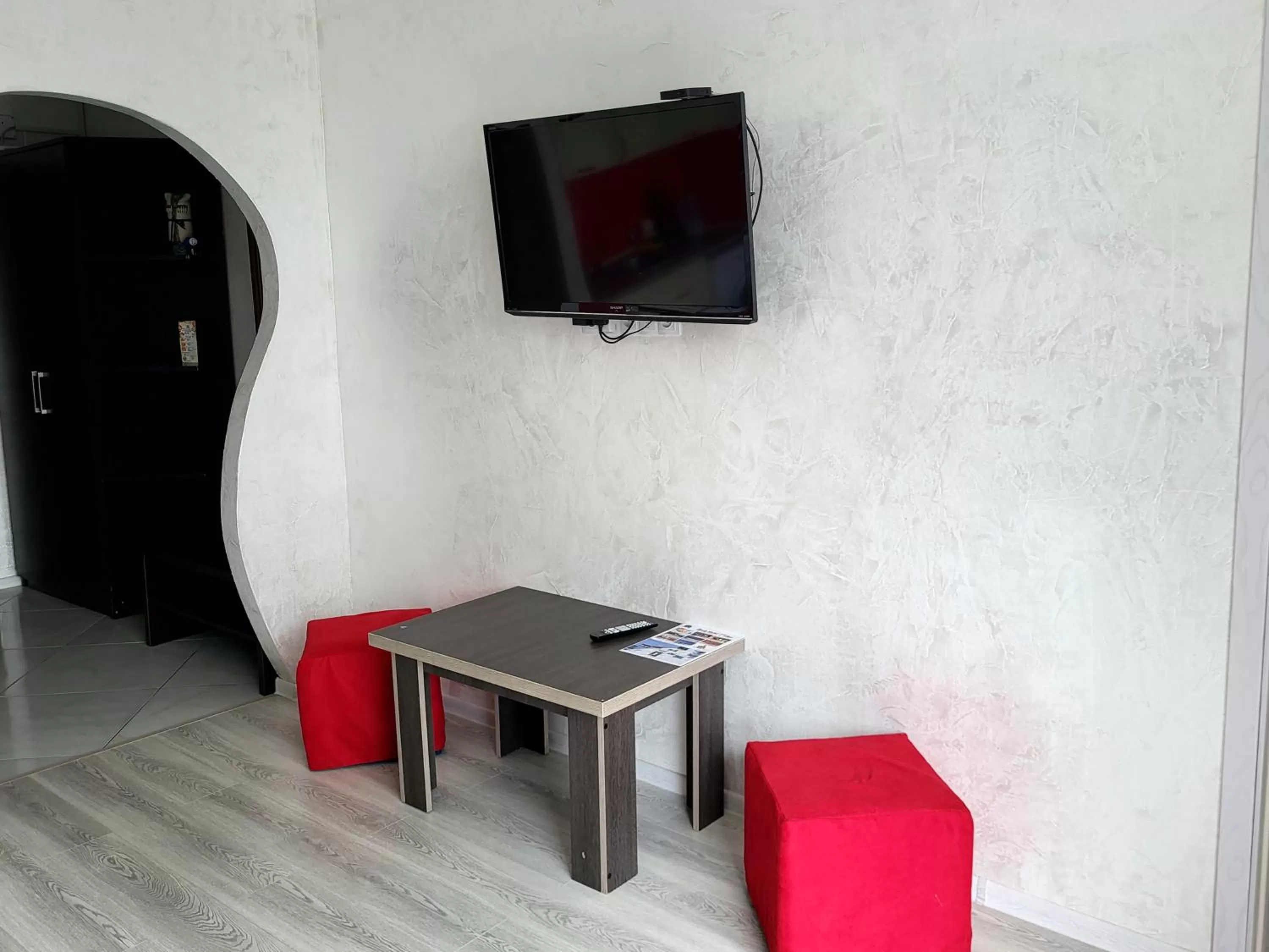 TV and multimedia in Rock Hotel First Line