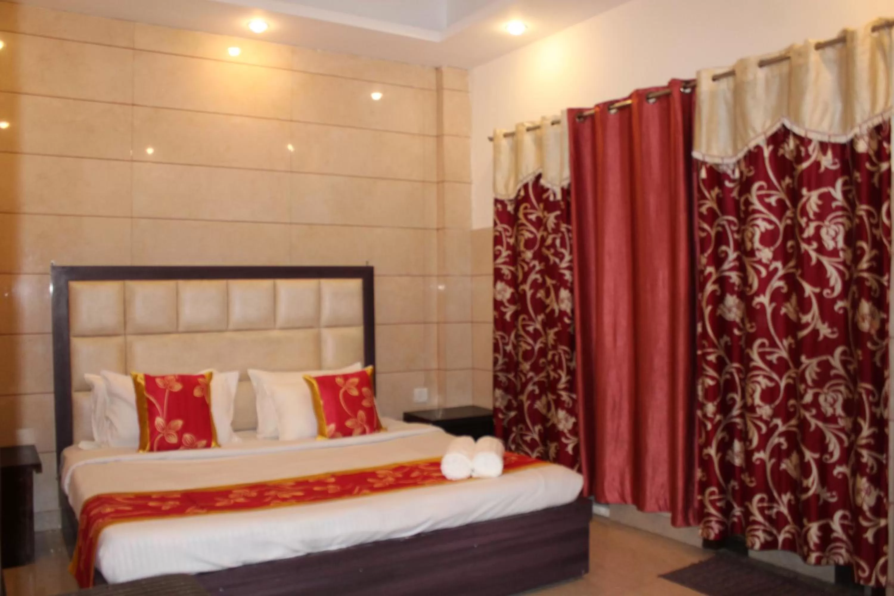 Bedroom, Bed in Trimrooms JMC Katra