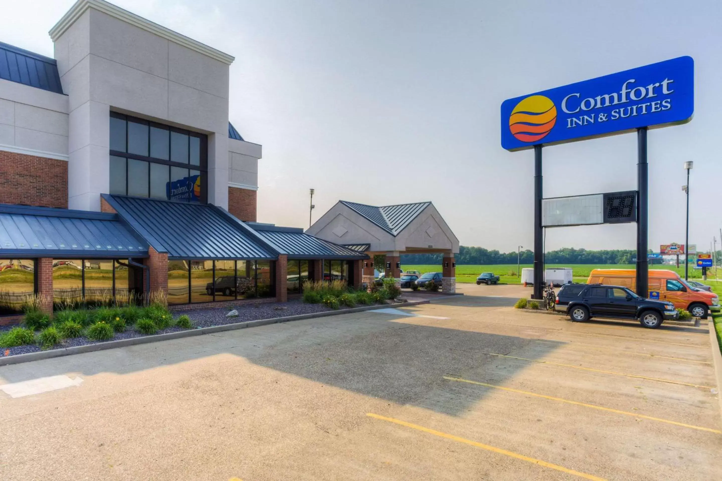Comfort Inn & Suites Evansville Airport Comfort Inn & Suites Evansville Airport