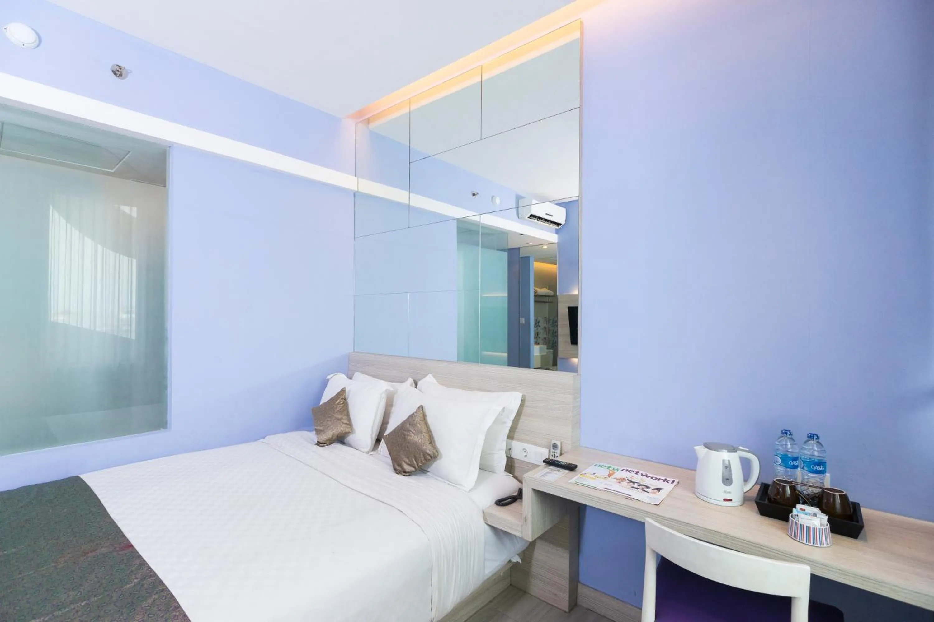 Photo of the whole room, Bed in Royal City Hotel Jakarta