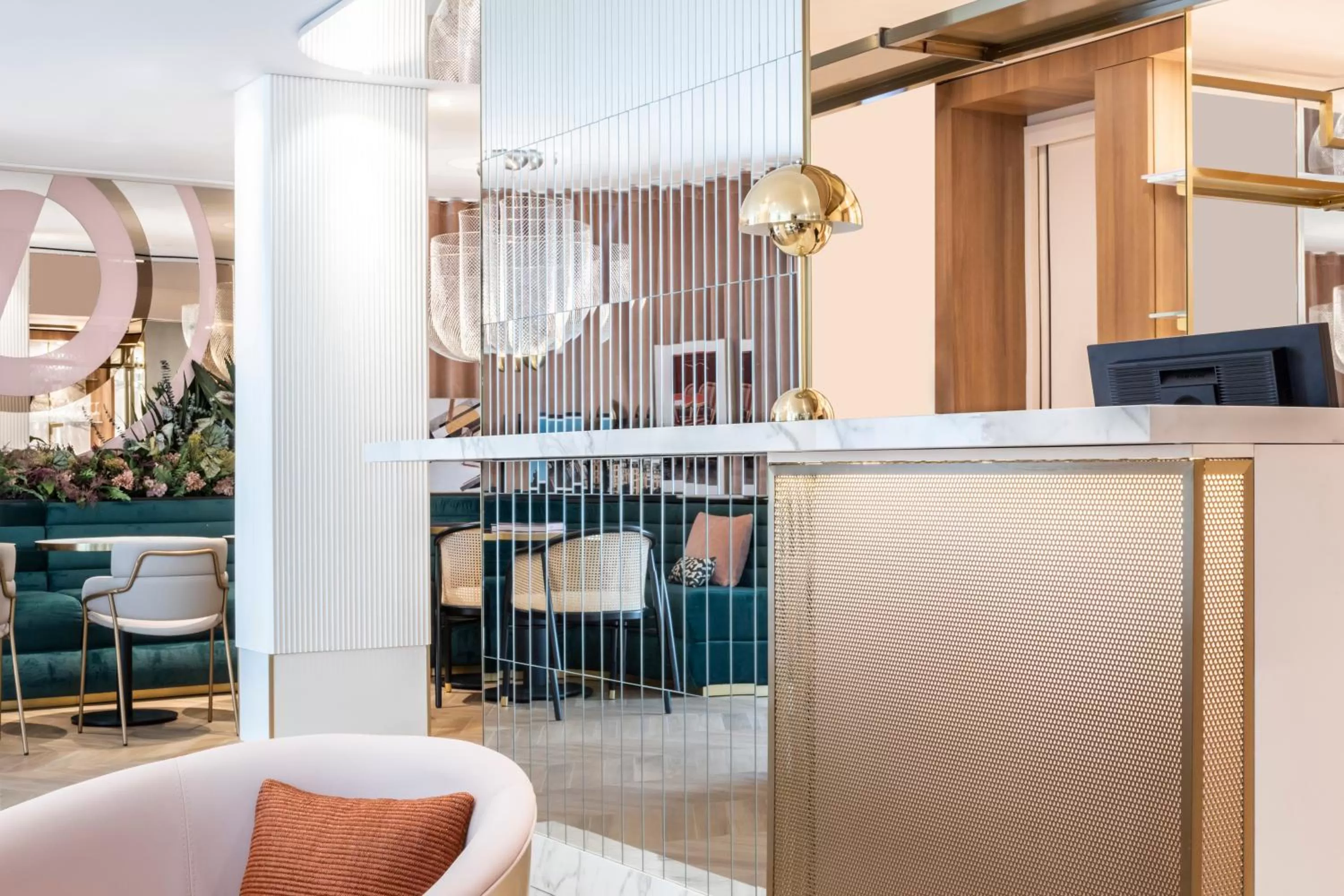 Lobby or reception in Hôtel Parisianer