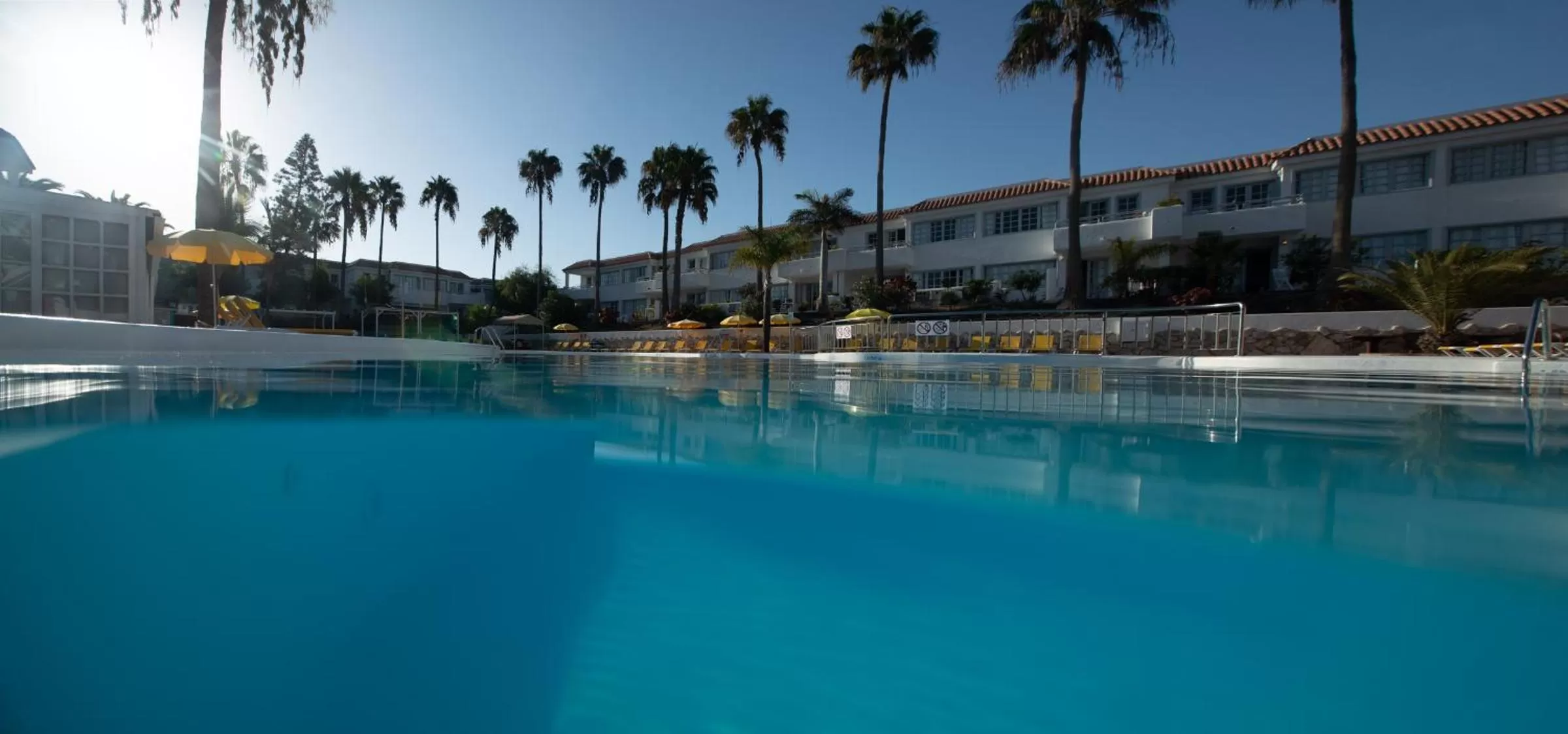 Swimming pool in Fuentepark Apartments
