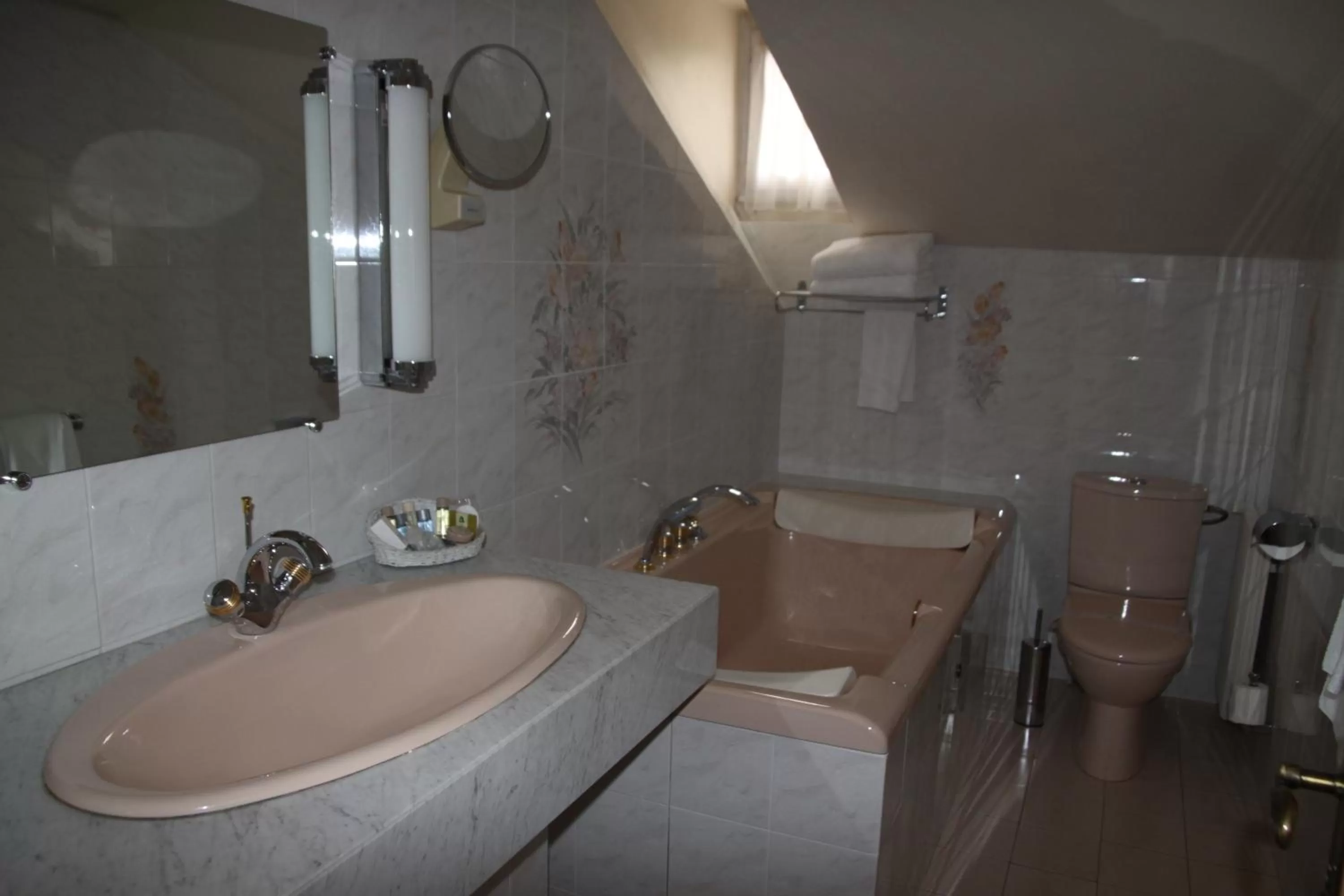 Bathroom in Château Des Bondons EI