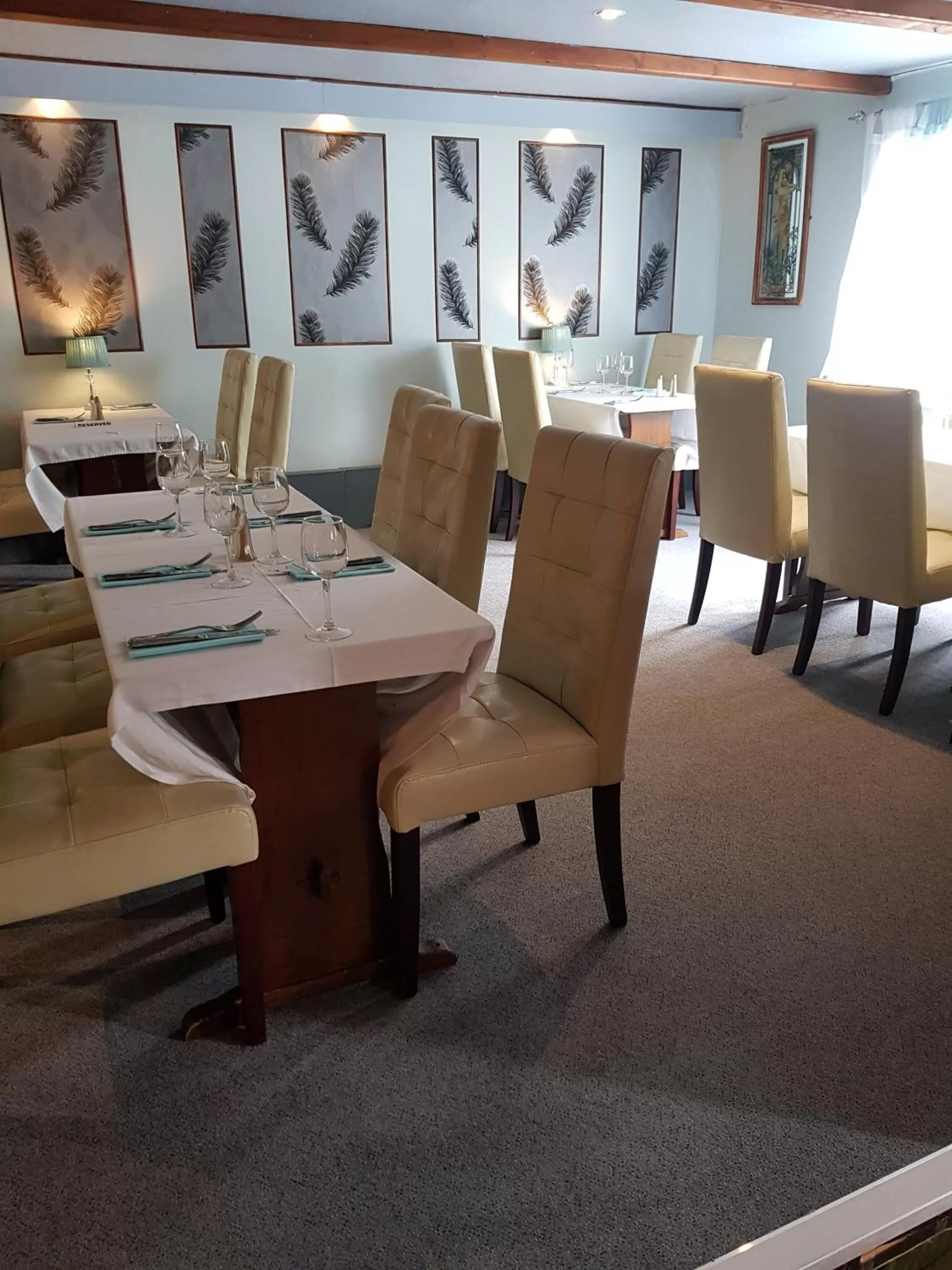 Restaurant/places to eat in The Sportsmans Inn Limited