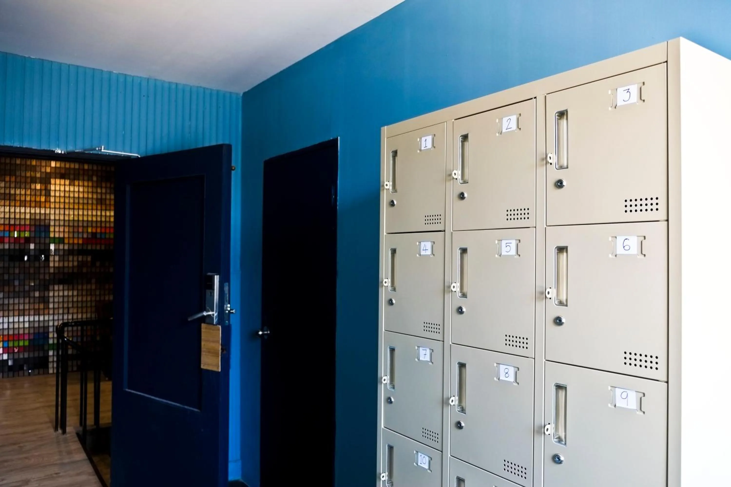 Area and facilities in Zee Thai Hostel