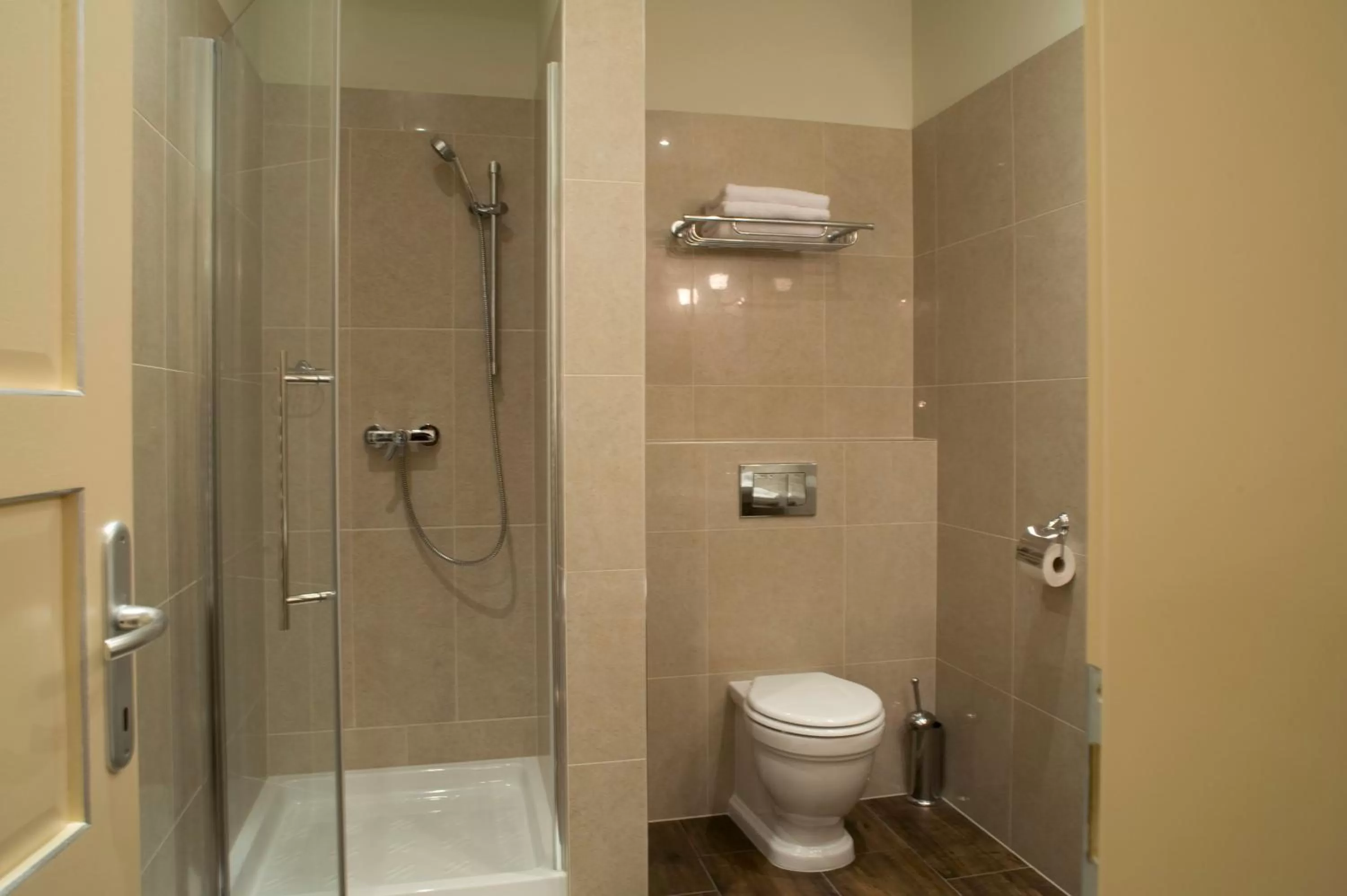 Bathroom in Varga Tanya Hotel